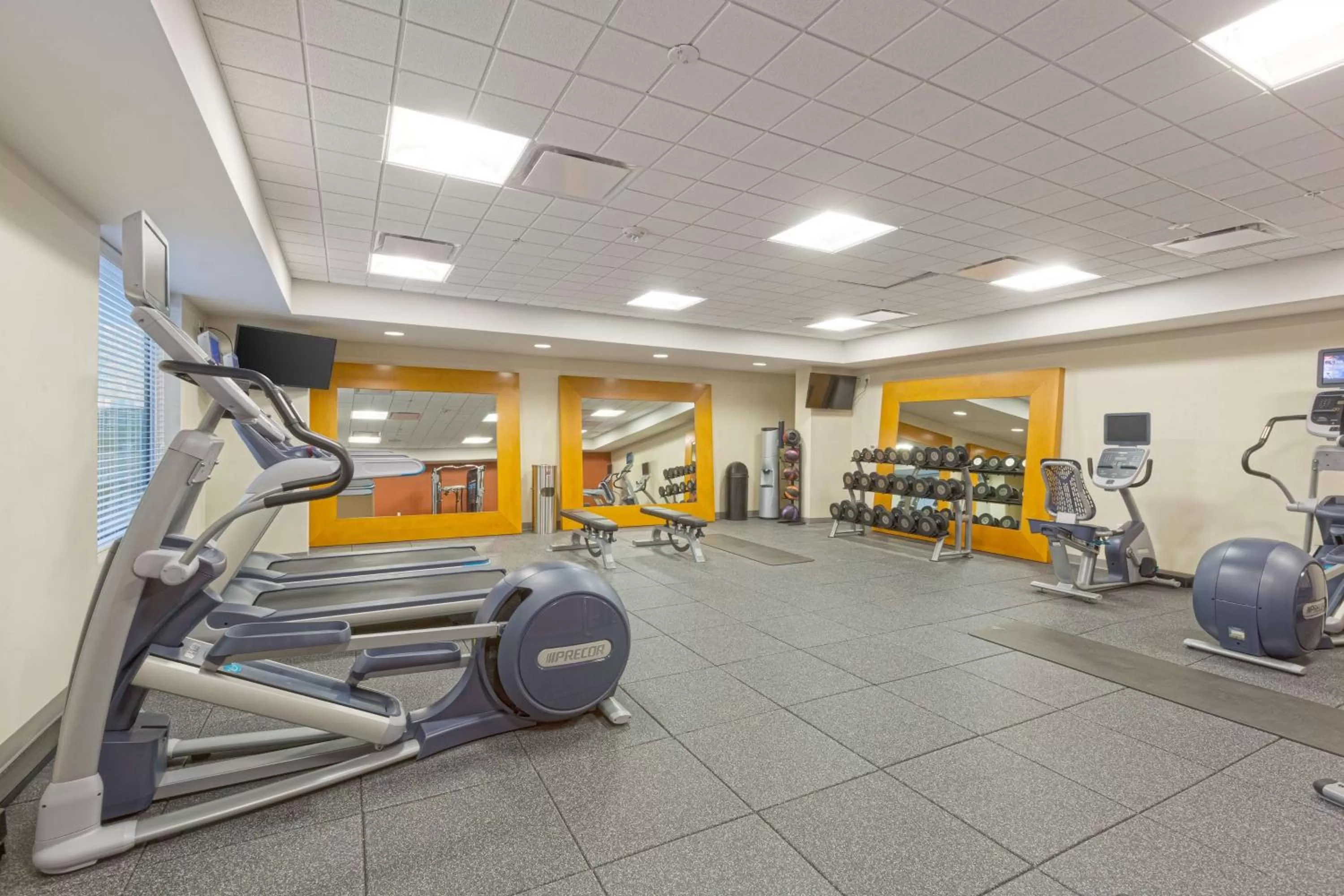 Fitness centre/facilities in Hampton Inn Houston Downtown