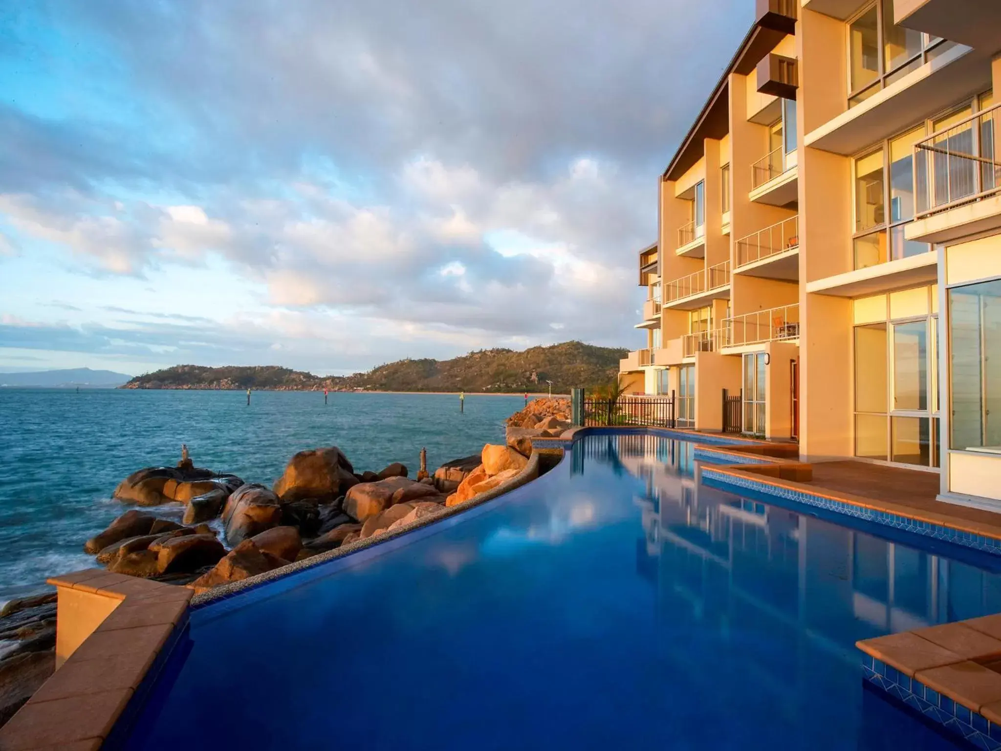 Facade/entrance, Swimming Pool in Grand Mercure Apartments Magnetic Island