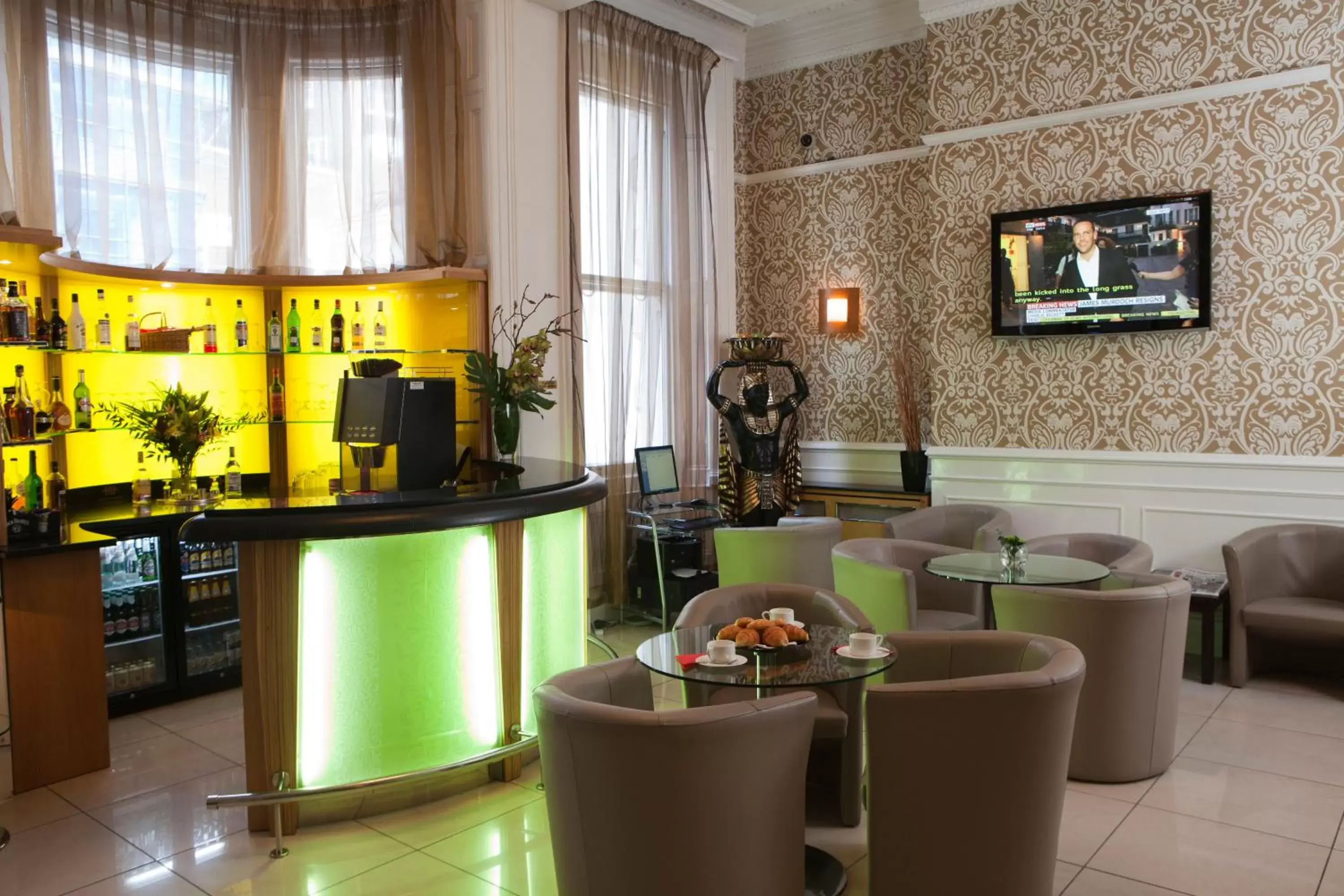 Lounge or bar, Lounge/Bar in Paddington Court Executive Rooms