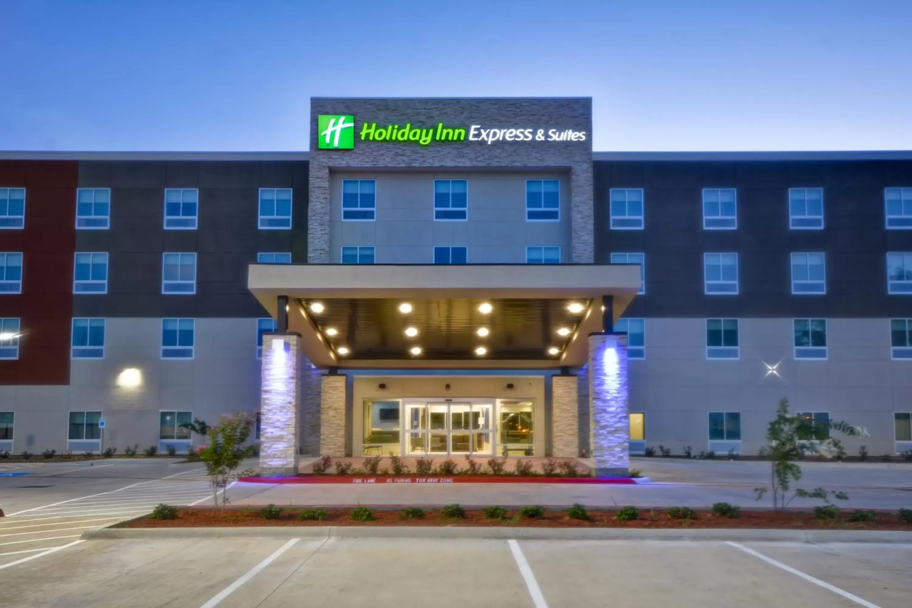 Property Building in Holiday Inn Express & Suites - Houston NASA - Boardwalk Area, an IHG Hotel
