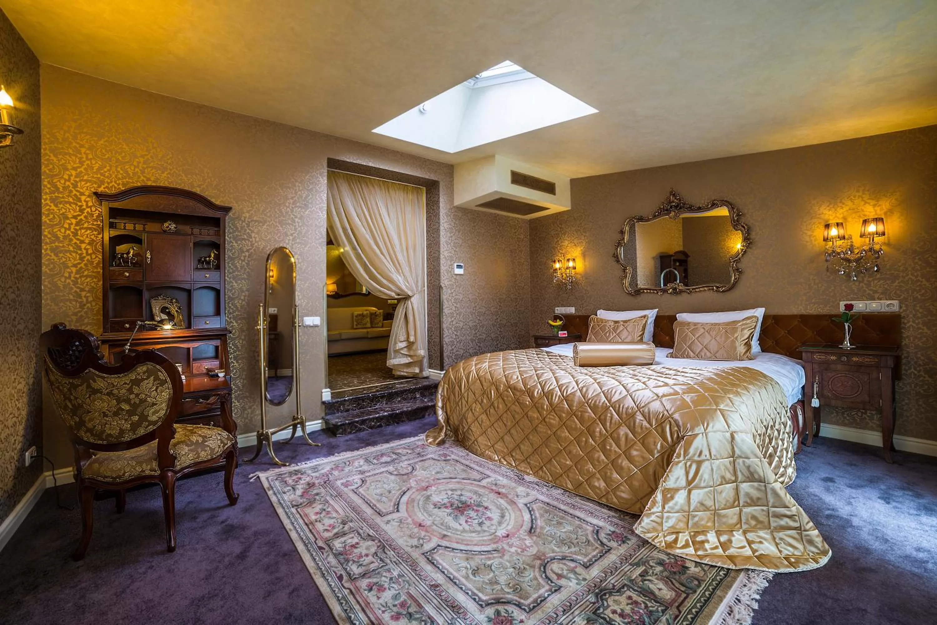 Bedroom, Bed in Imperial Hotel & Restaurant