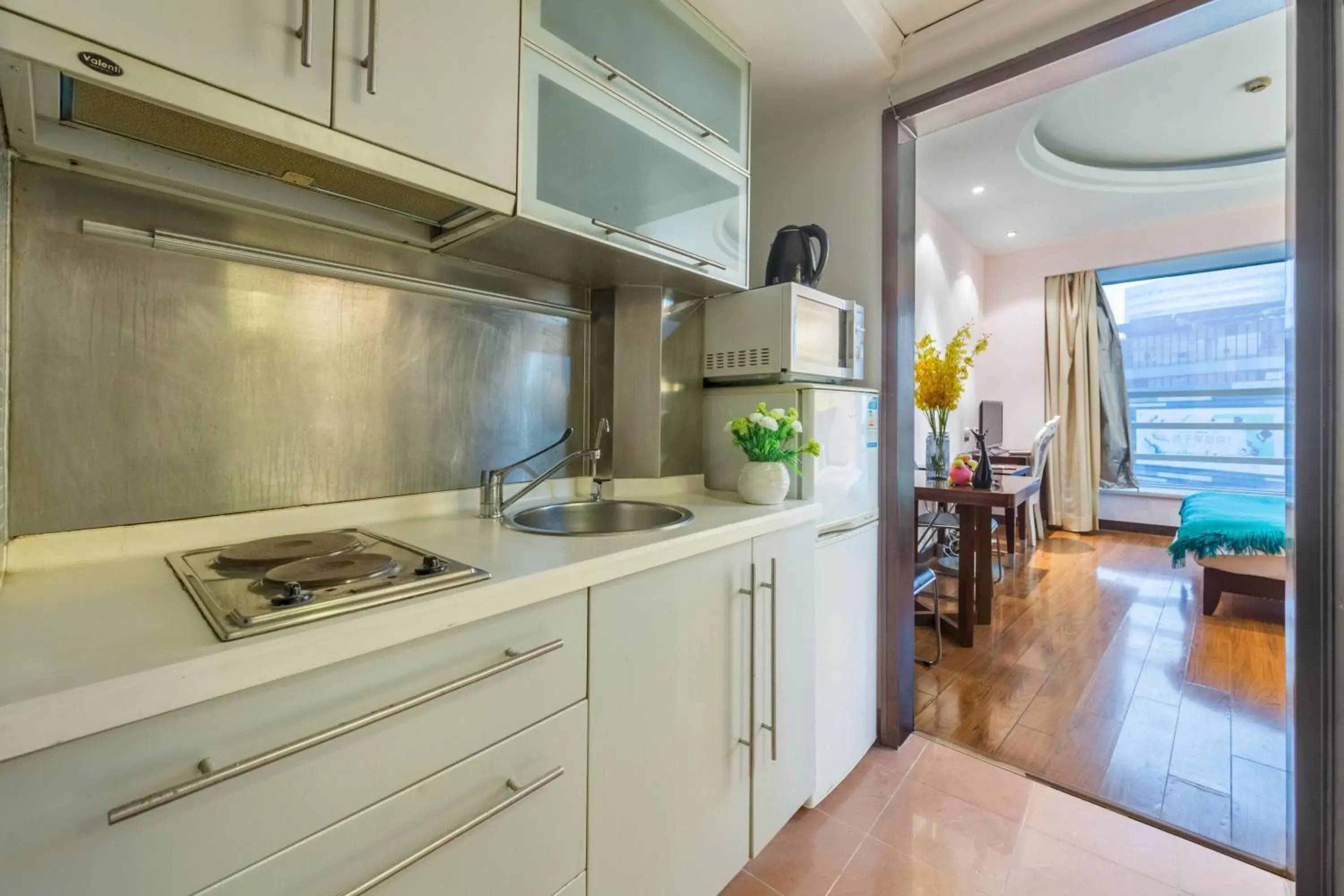 Kitchen or kitchenette, Kitchen/Kitchenette in Shanghai Jiarong Hotel Apartment