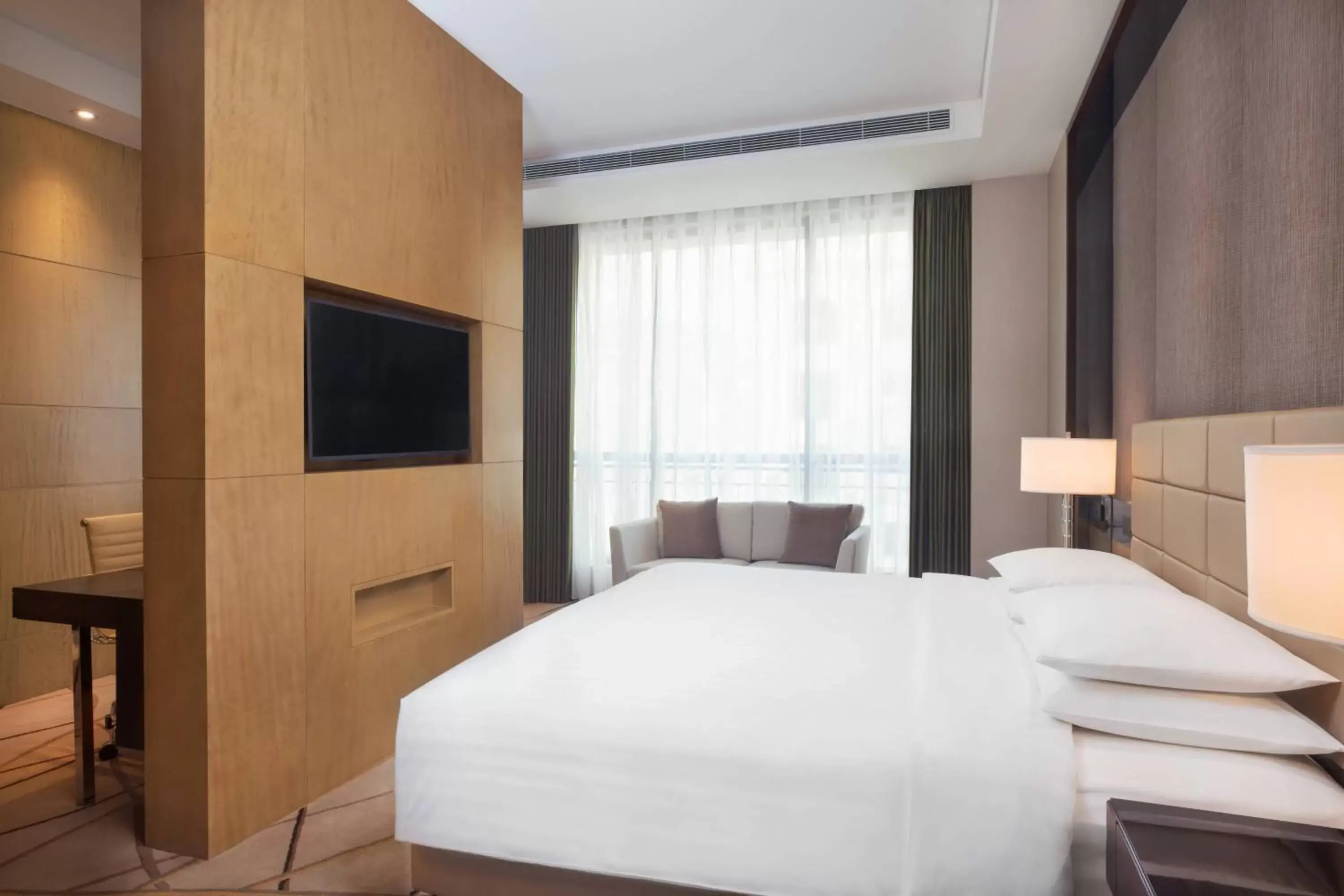 Bedroom, Bed in Courtyard by Marriott Shanghai Changfeng Park