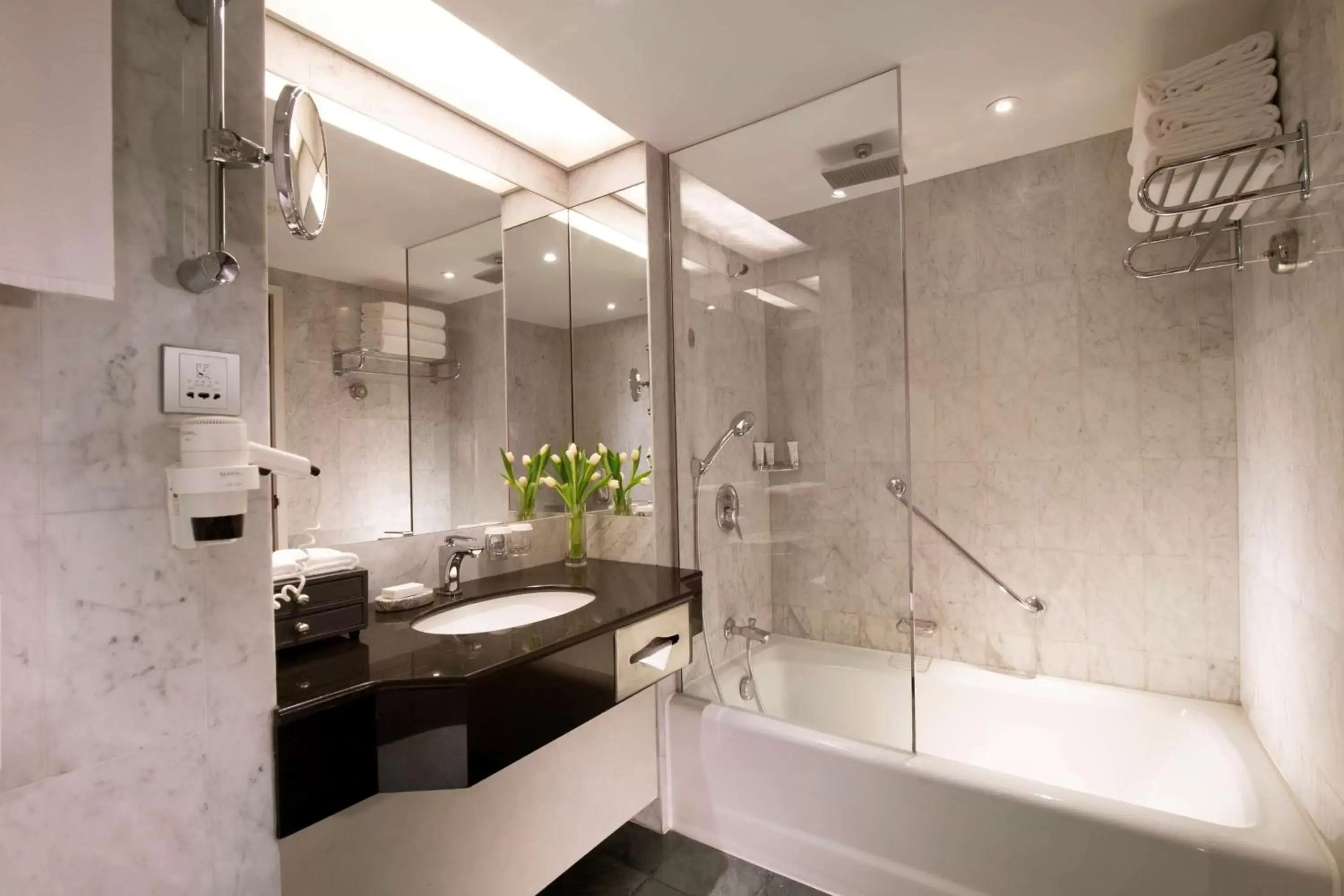 Bathroom in Kempinski Hotel Beijing Yansha Center