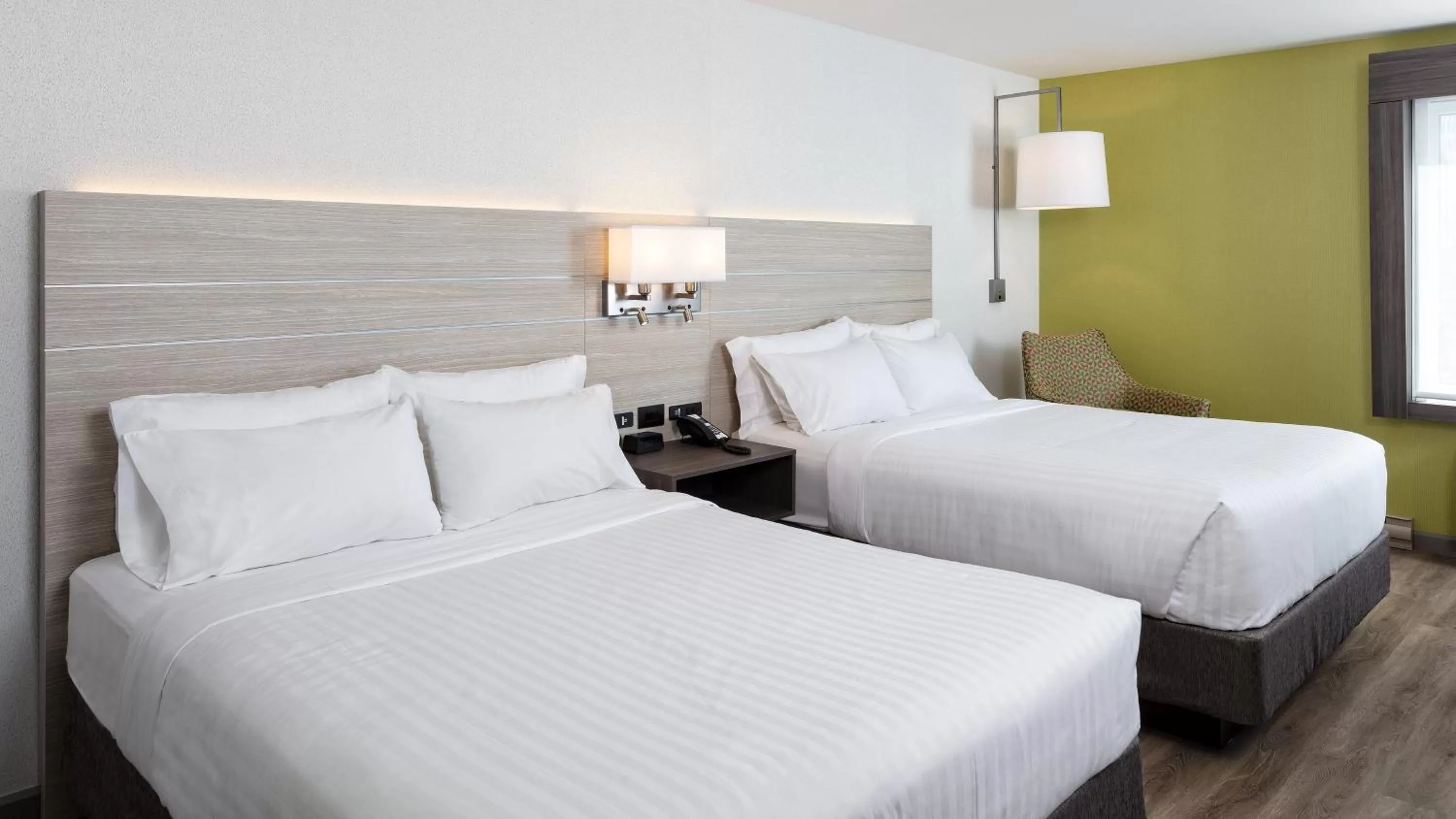Photo of the whole room, Bed in Holiday Inn Express Quebec City-Sainte Foy by IHG