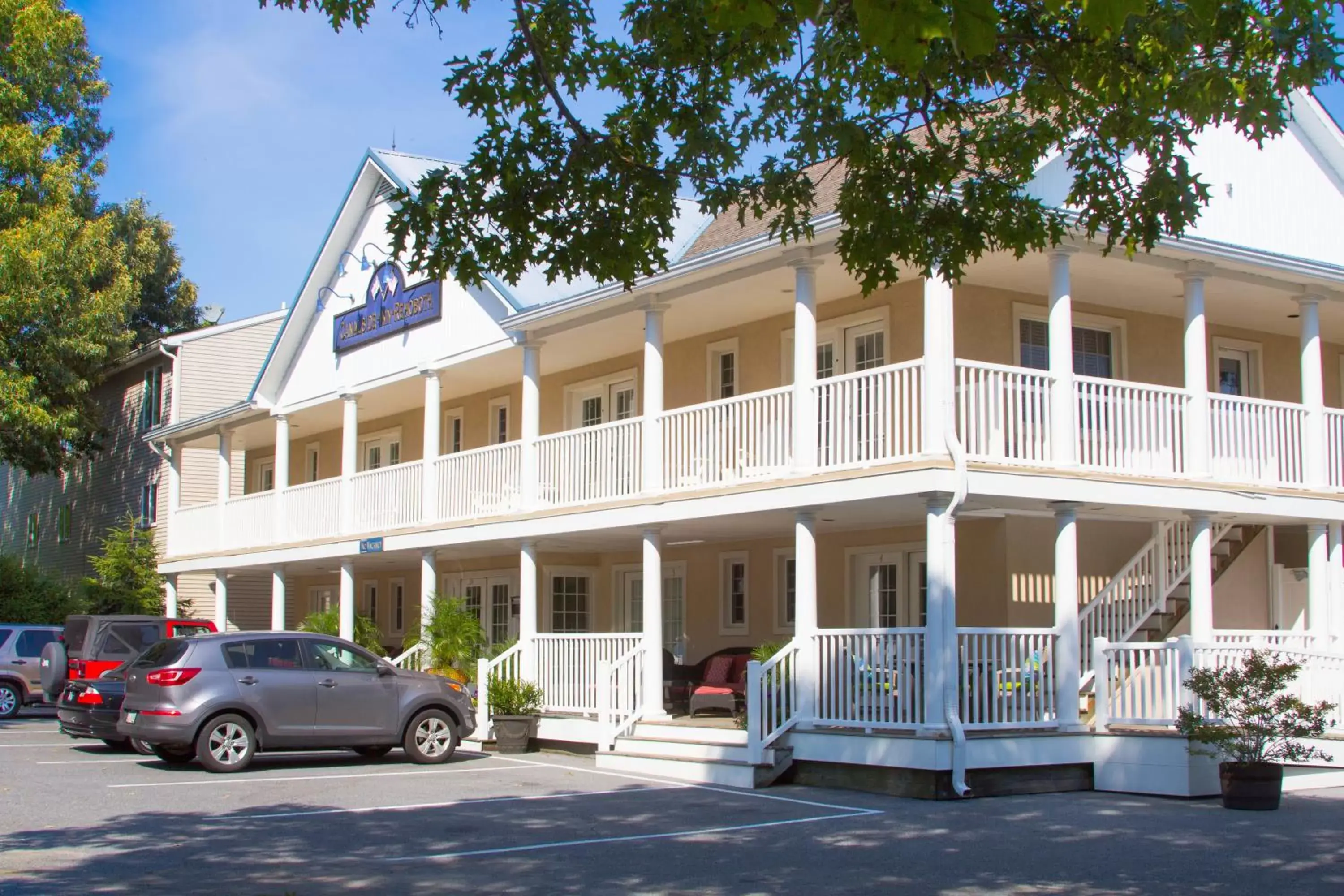 Property Building in Canalside Inn