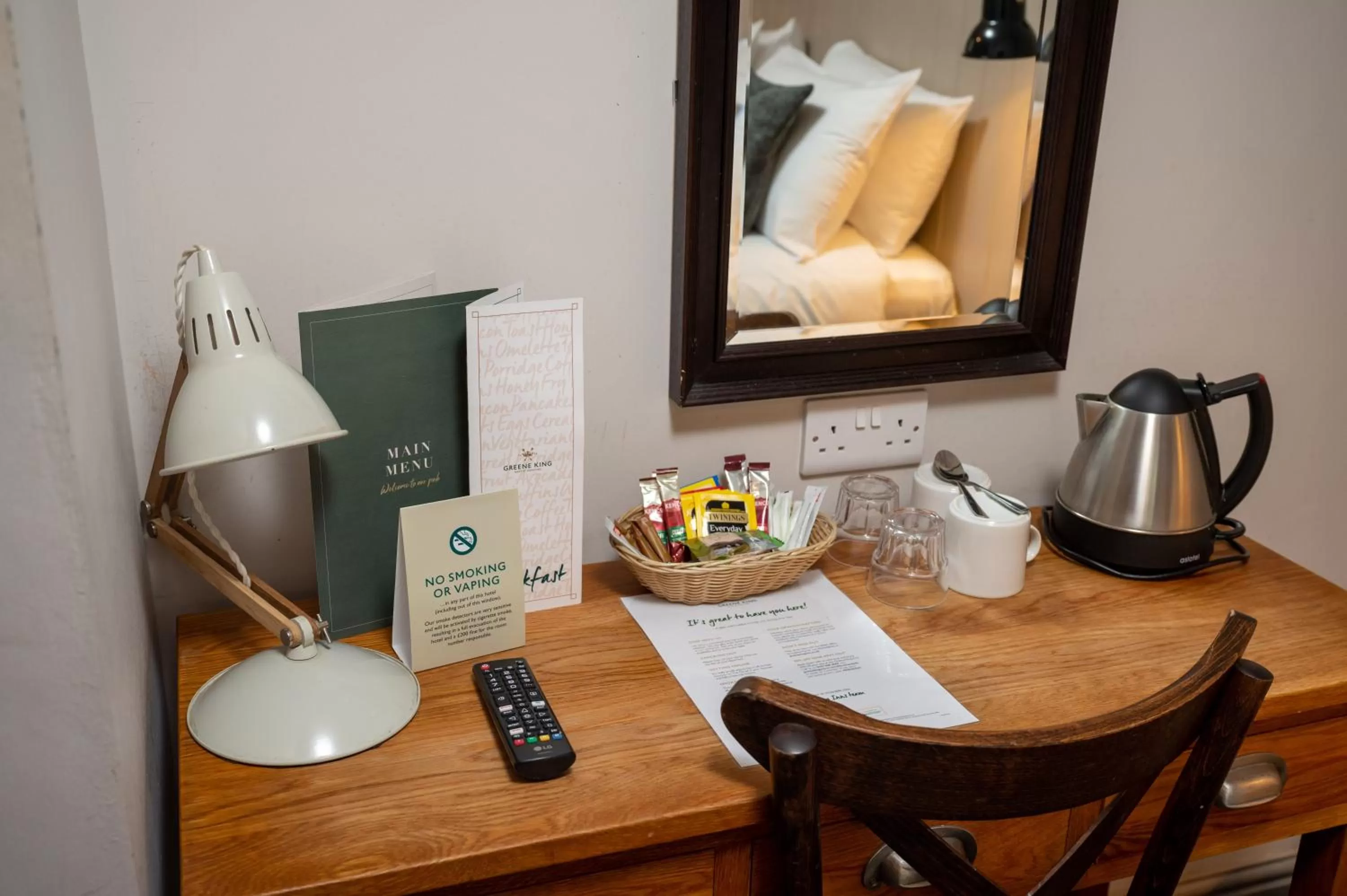 Coffee/tea facilities in Cedars Inn by Greene King Inns