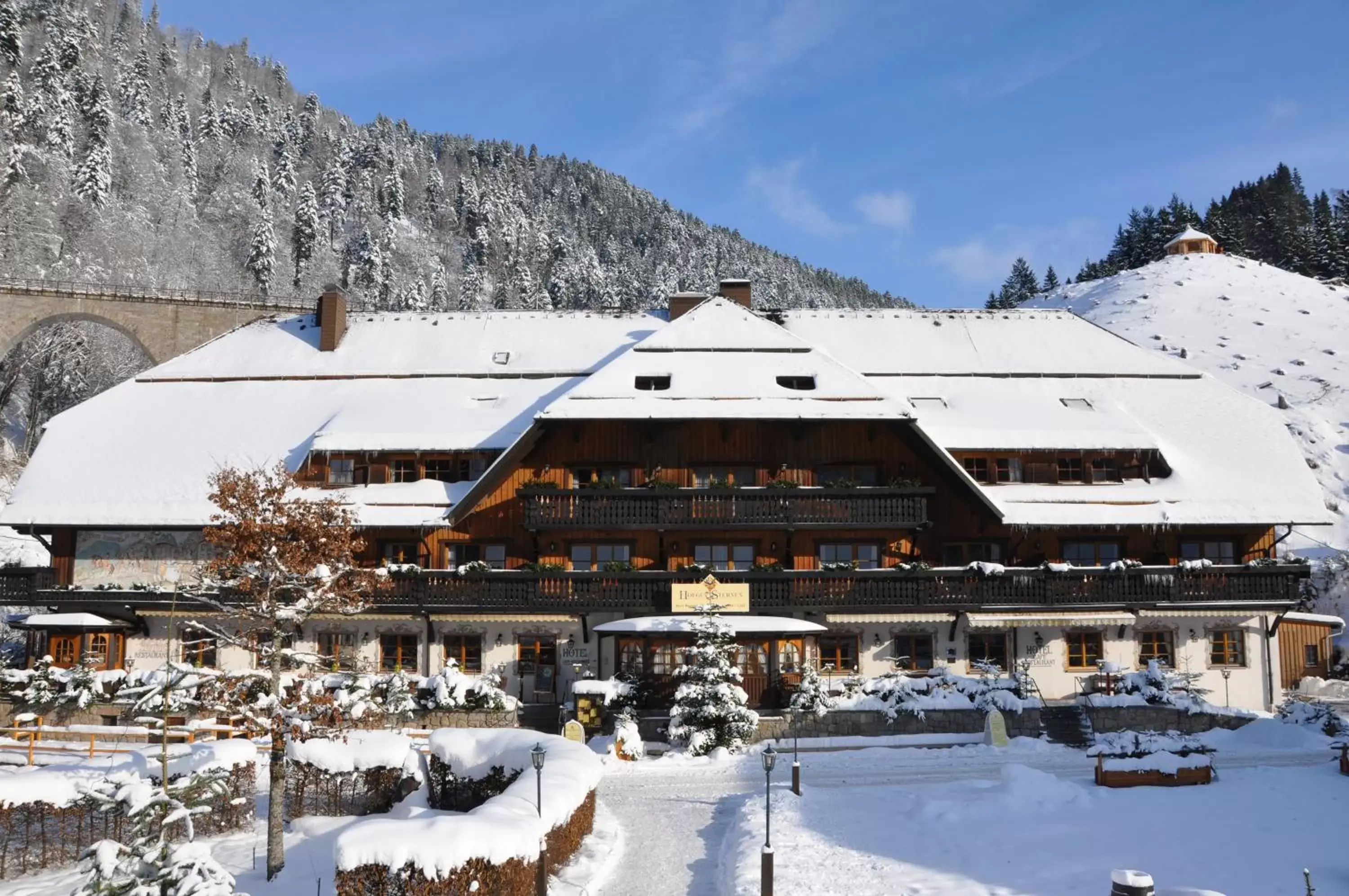 Property building, Winter in Hotel Hofgut Sternen