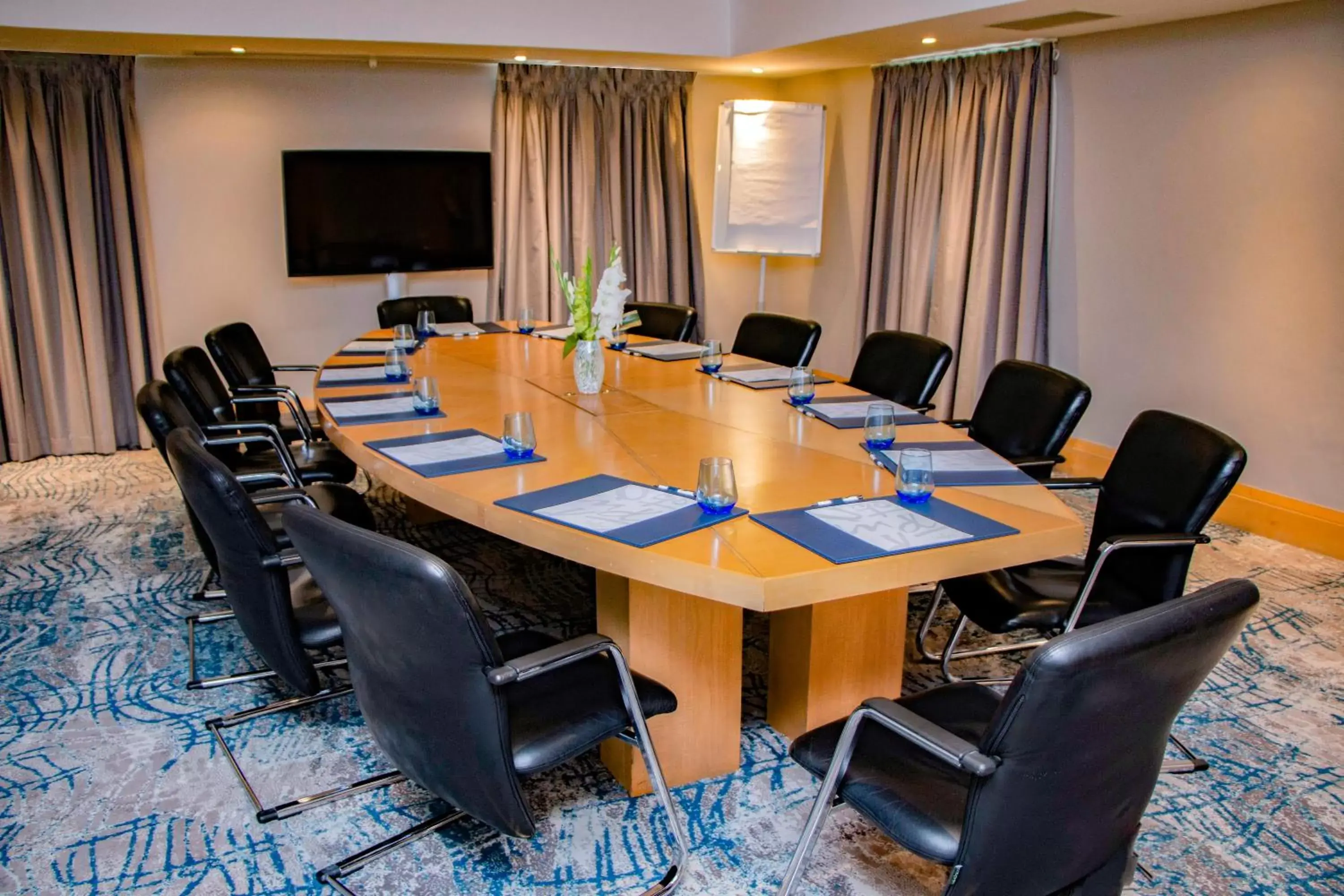 Business facilities in Le Suffren Hotel & Marina