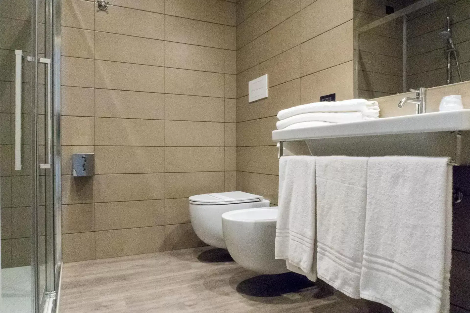 Bathroom in Hotel San Giovanni Roma