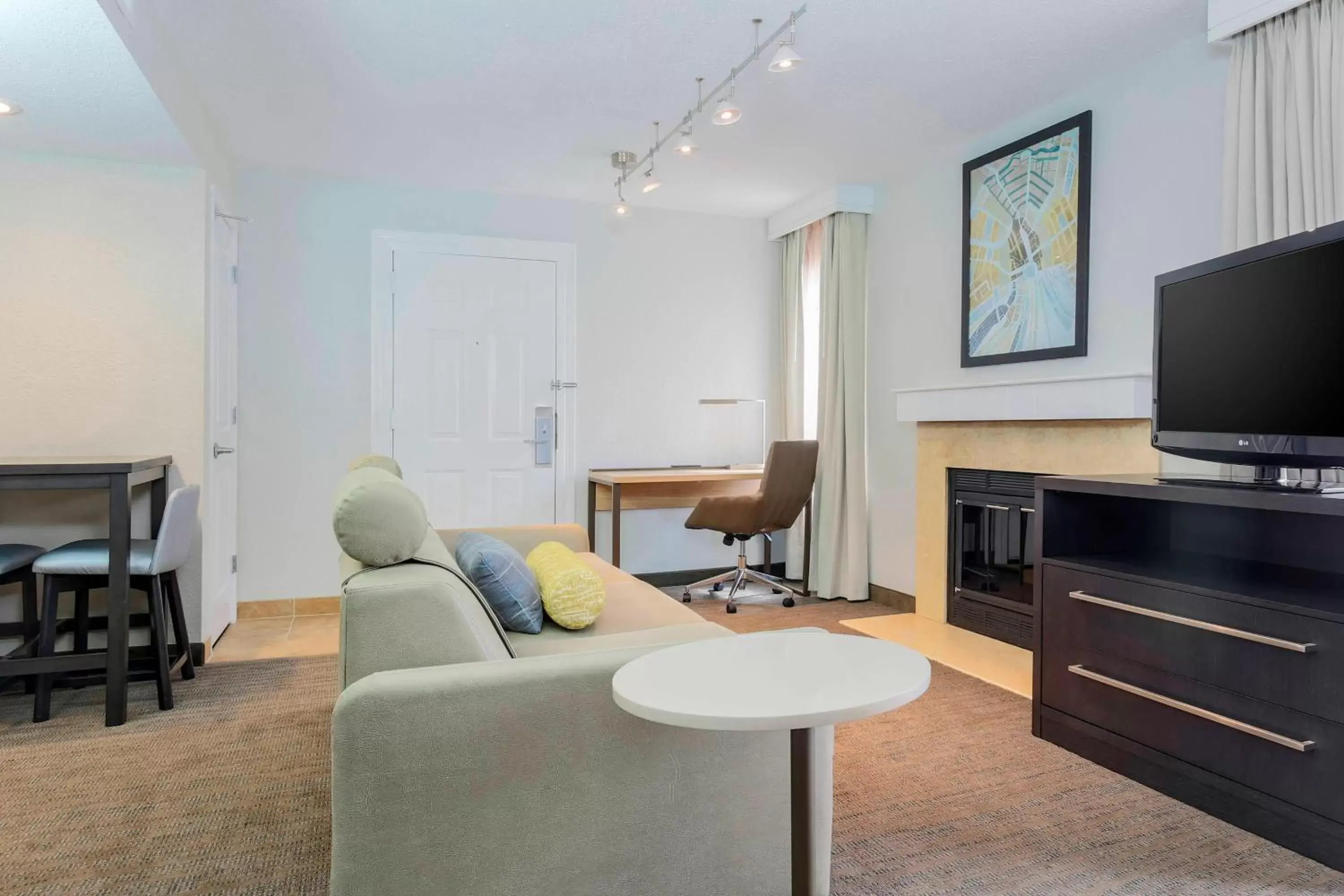 Living room, Seating Area in Residence Inn Boston North Shore/Danvers