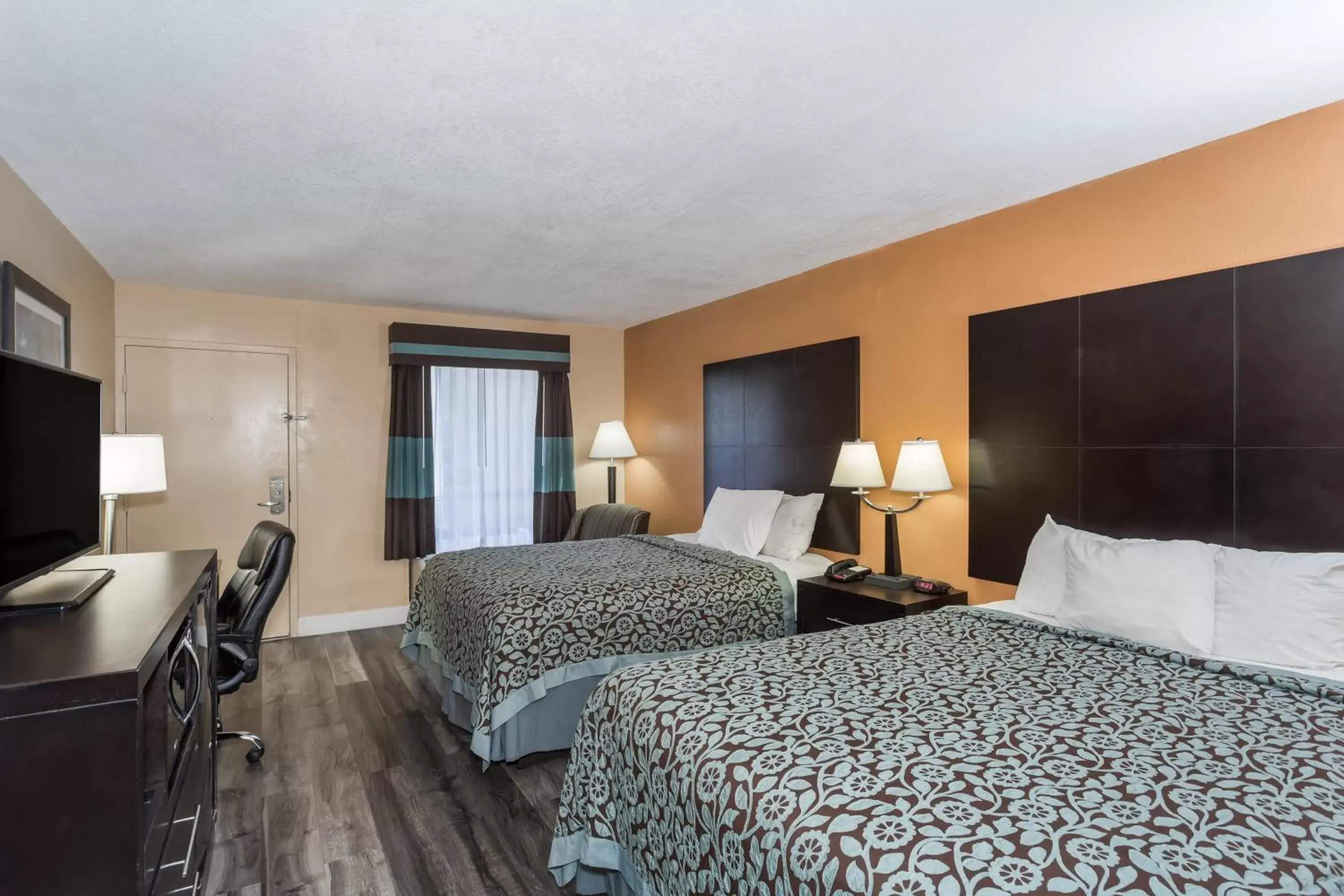 Bedroom, Bed in Days Inn by Wyndham Sarasota Bay