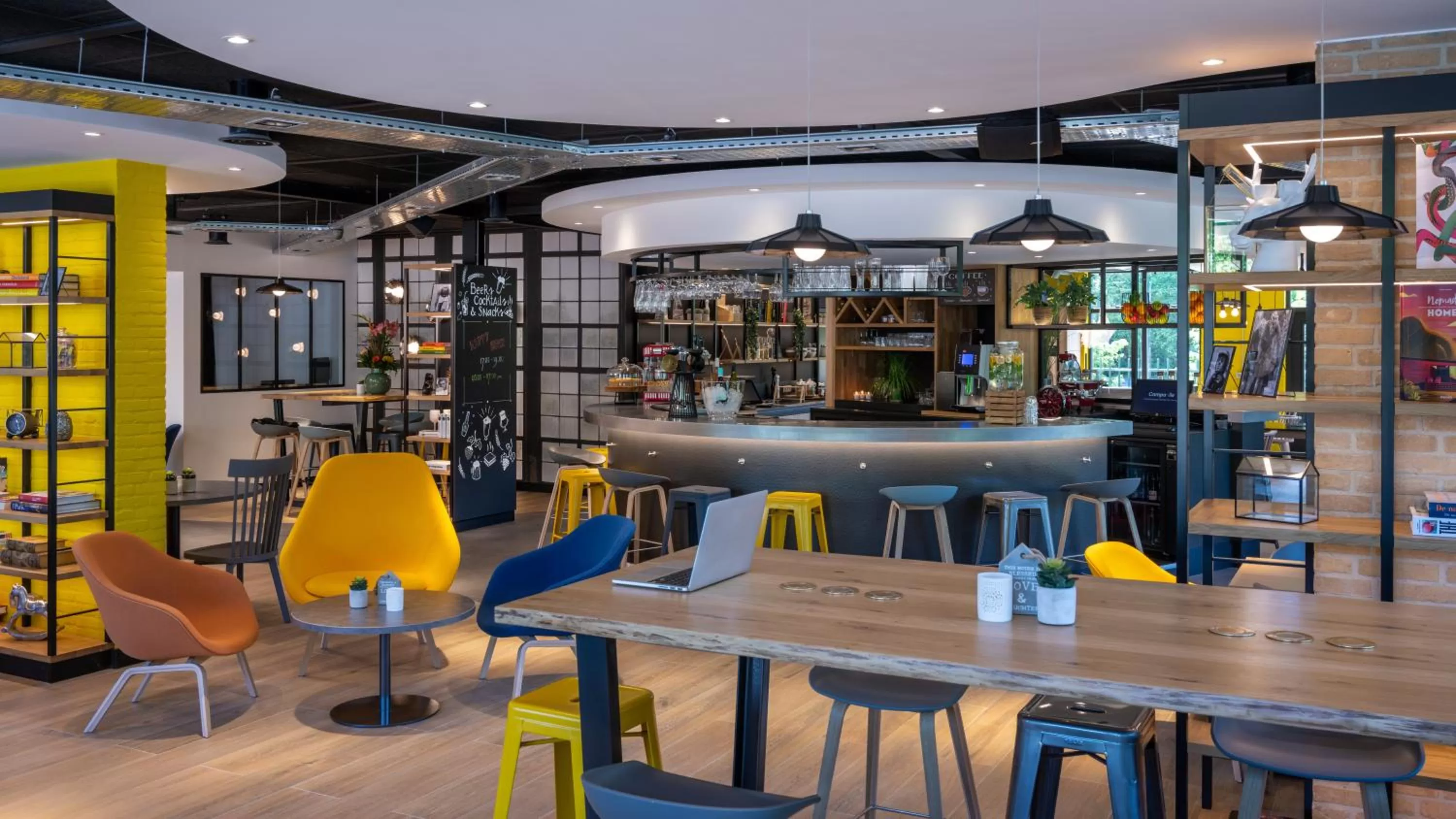 Lounge or bar in Campanile Hotel & Restaurant Amsterdam Zuid-Oost