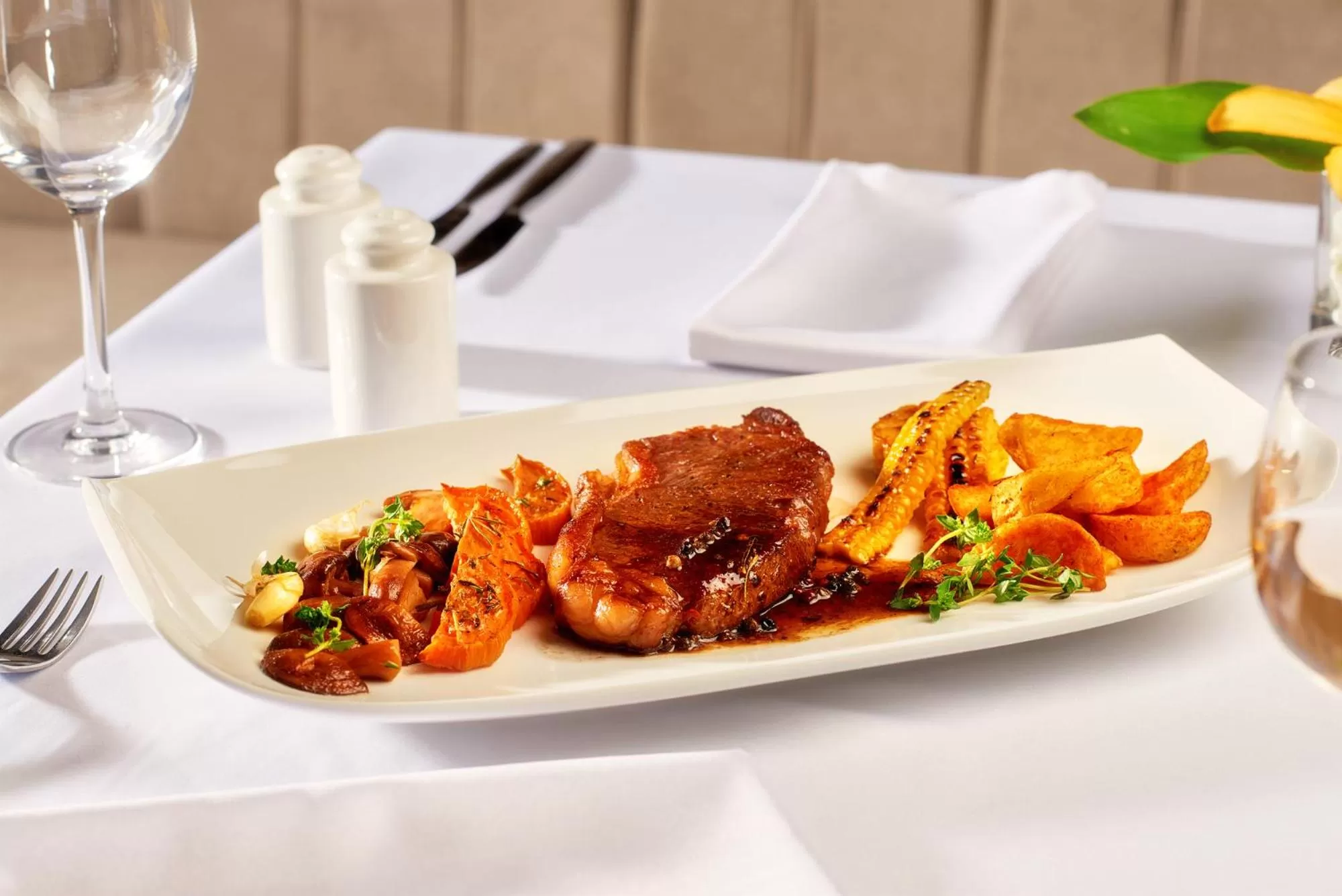 Food and drinks in Metropolitan Hotel Sofia, a member of Radisson Individuals