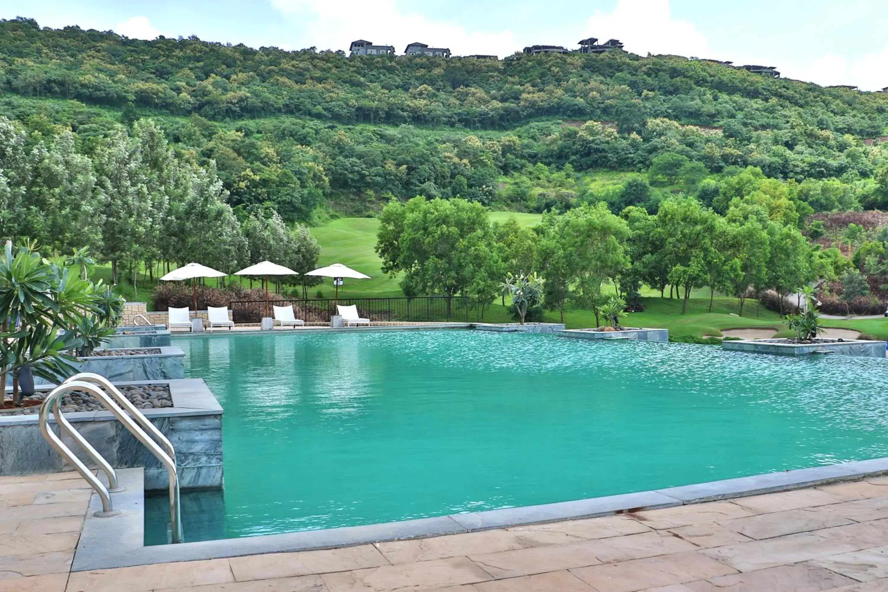 Swimming Pool in Oxford Golf Resort