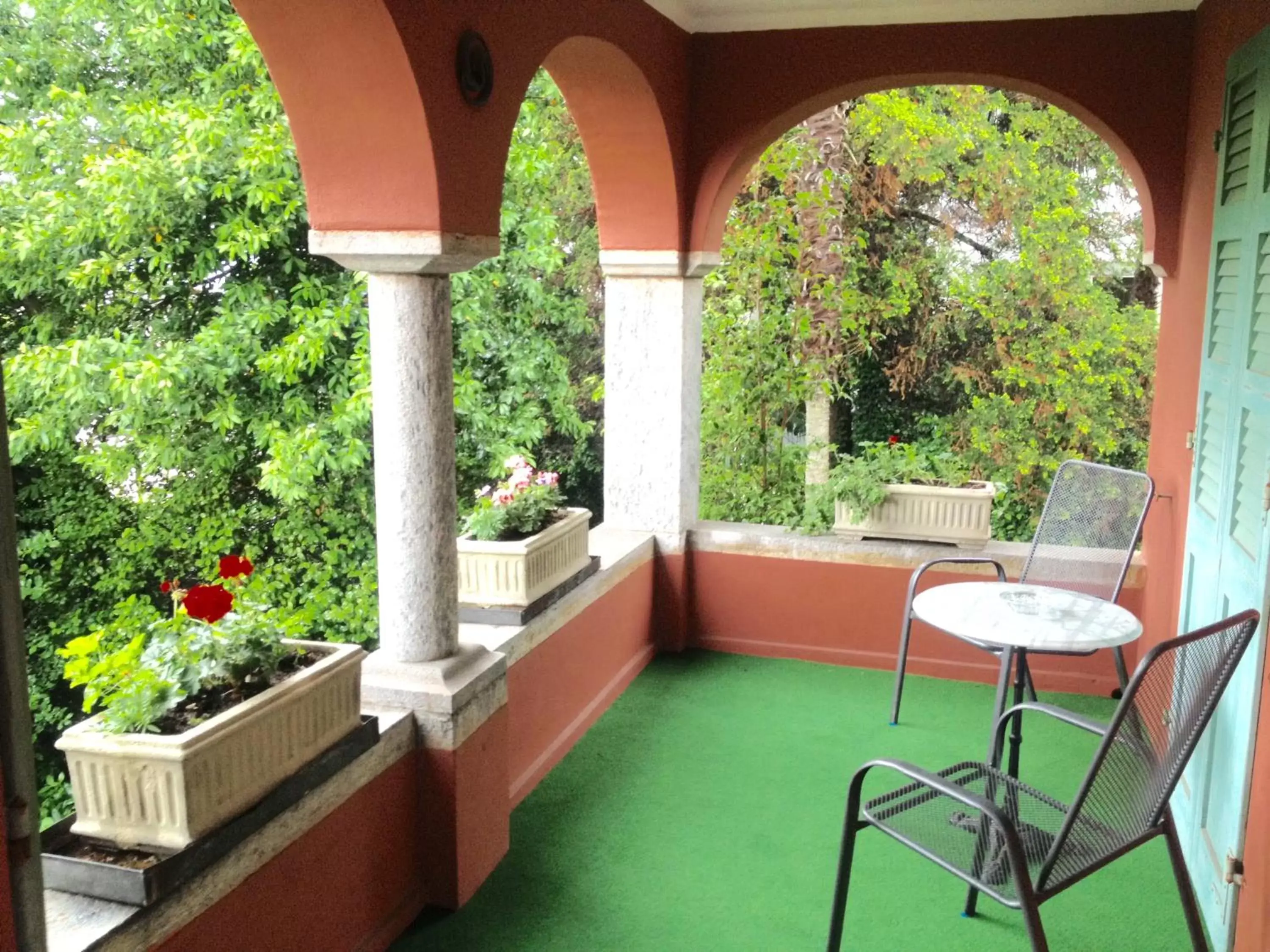 Garden view, Patio/Outdoor Area in Easy Stay by Hotel La Perla