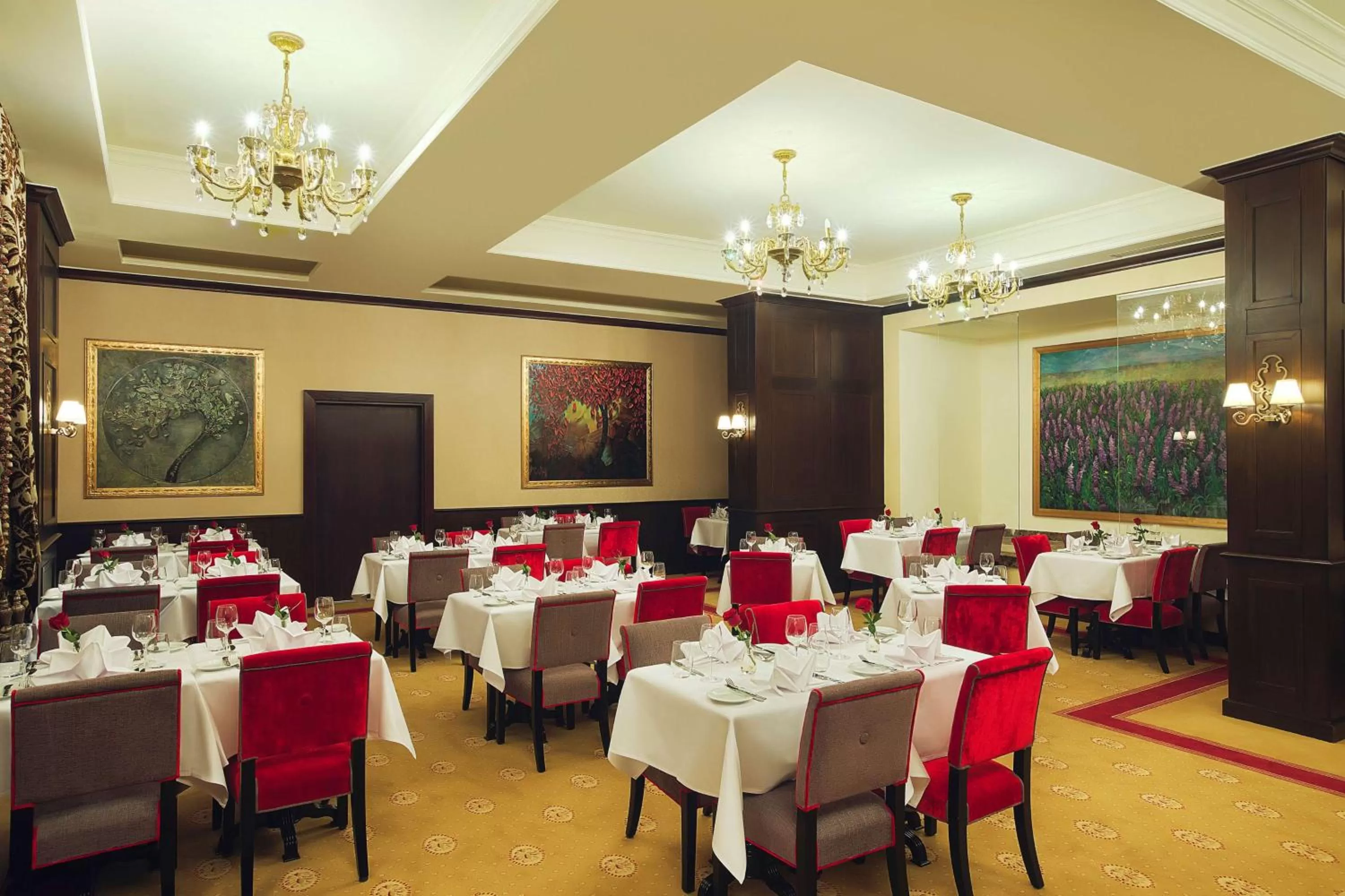 Restaurant/places to eat in Royal Maxim Palace Kempinski Cairo