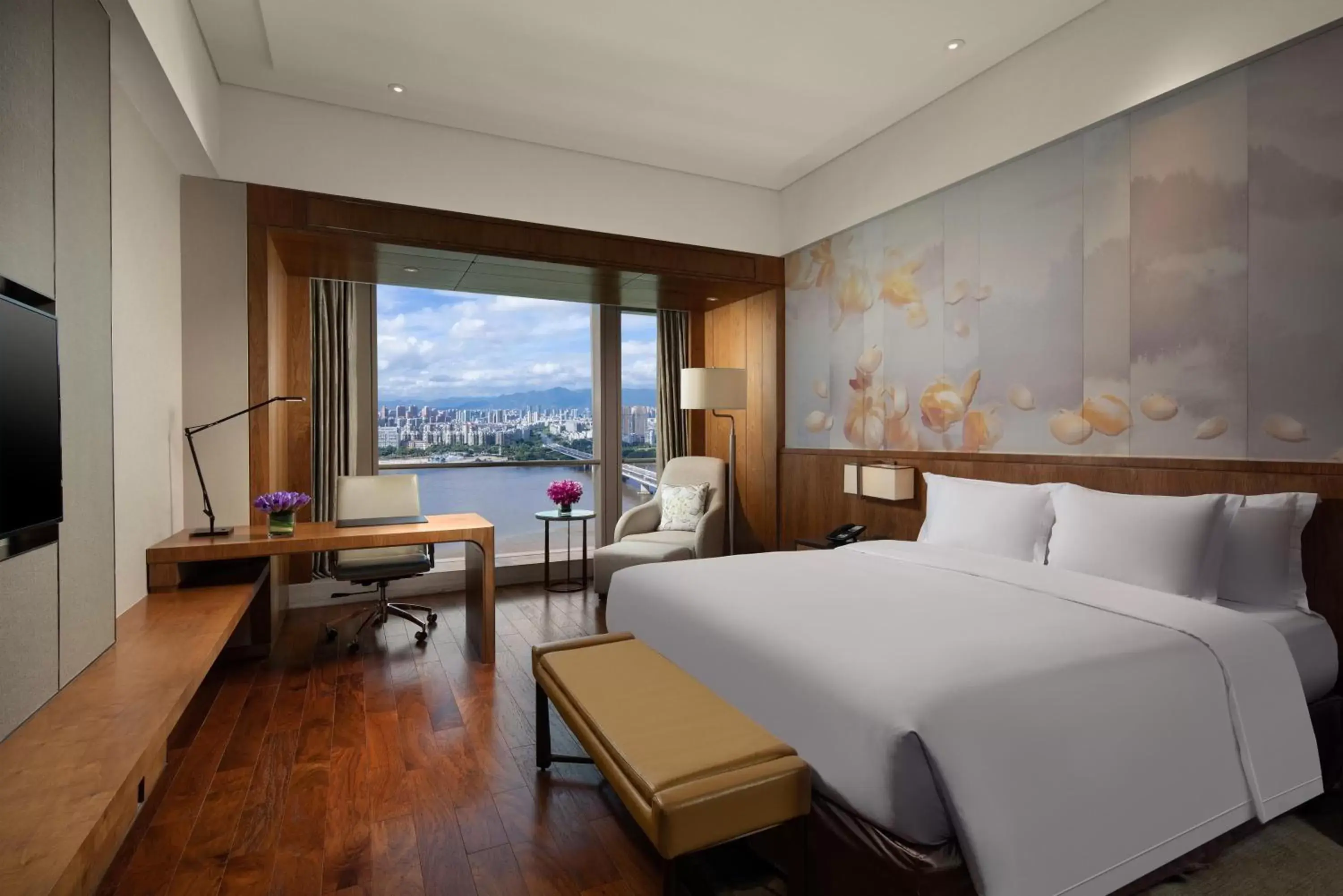 Photo of the whole room, Mountain View in Crowne Plaza Fuzhou Riverside, an IHG Hotel