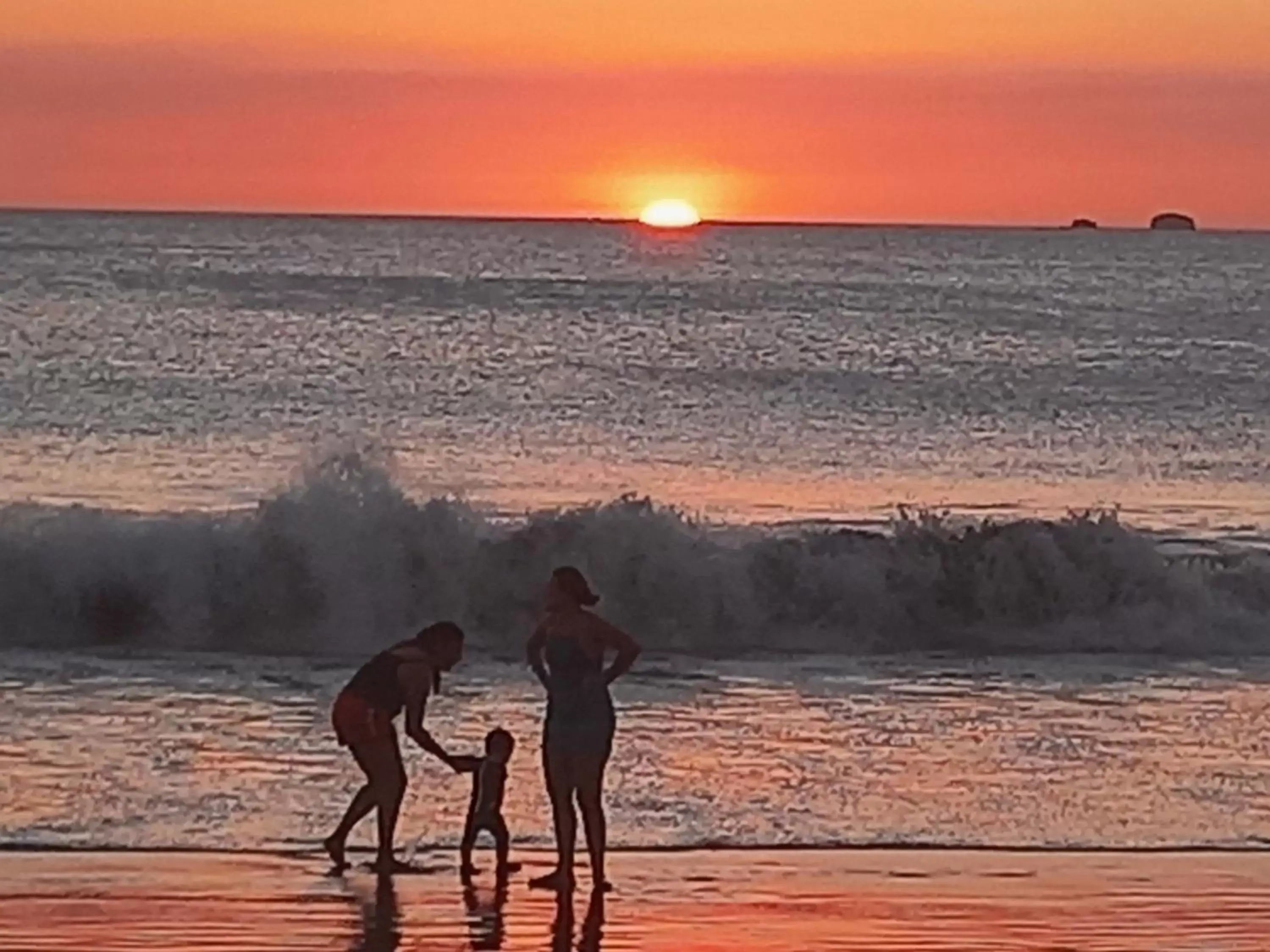 Beach, Sunrise/Sunset in Apartotel VILLA ALTA TAMARINDO