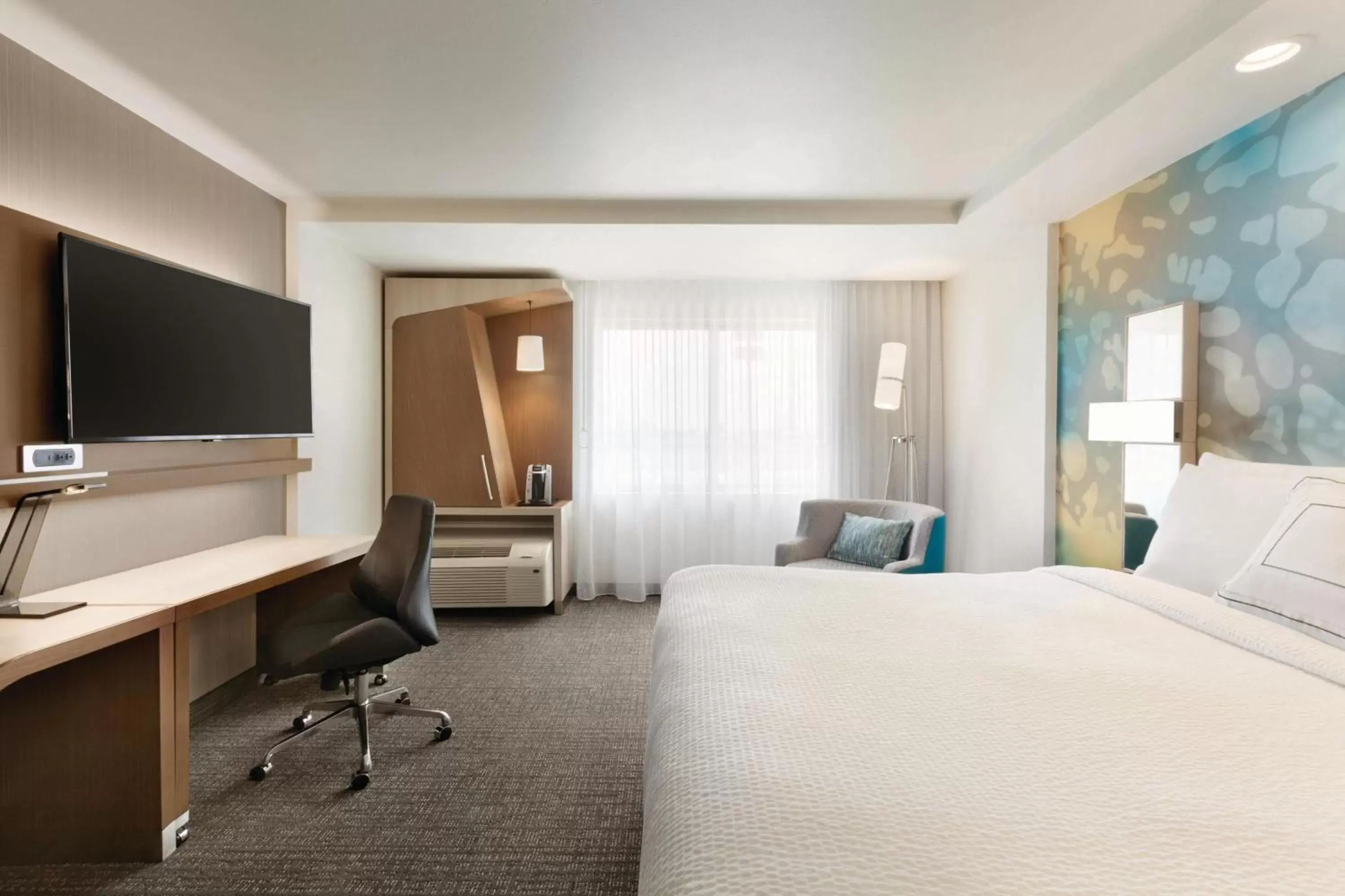 Photo of the whole room, Bed in Courtyard by Marriott El Paso East/I-10