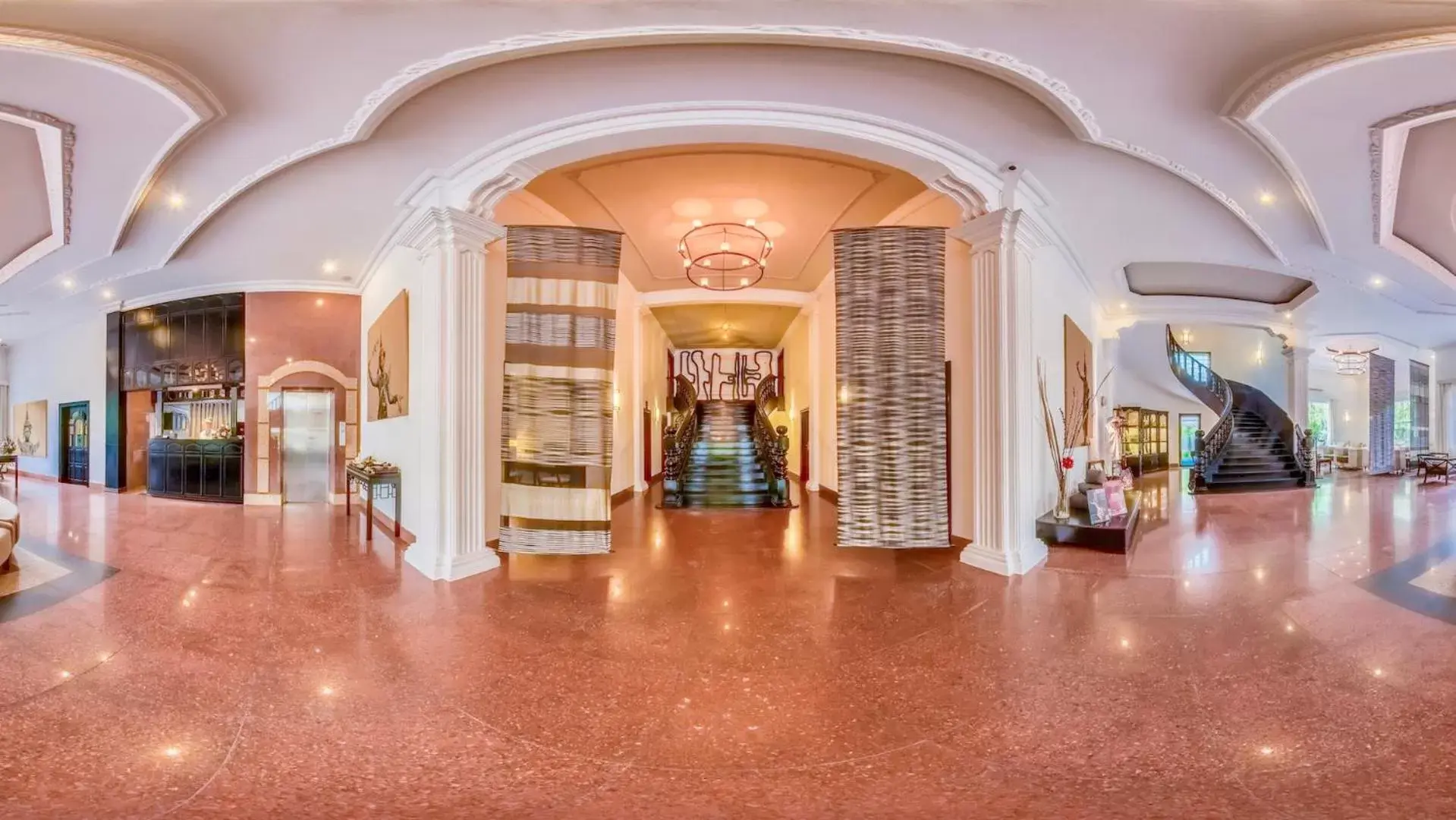 Lobby or reception in White Mansion 白色公馆 Lobby or reception in White Mansion 白色公馆