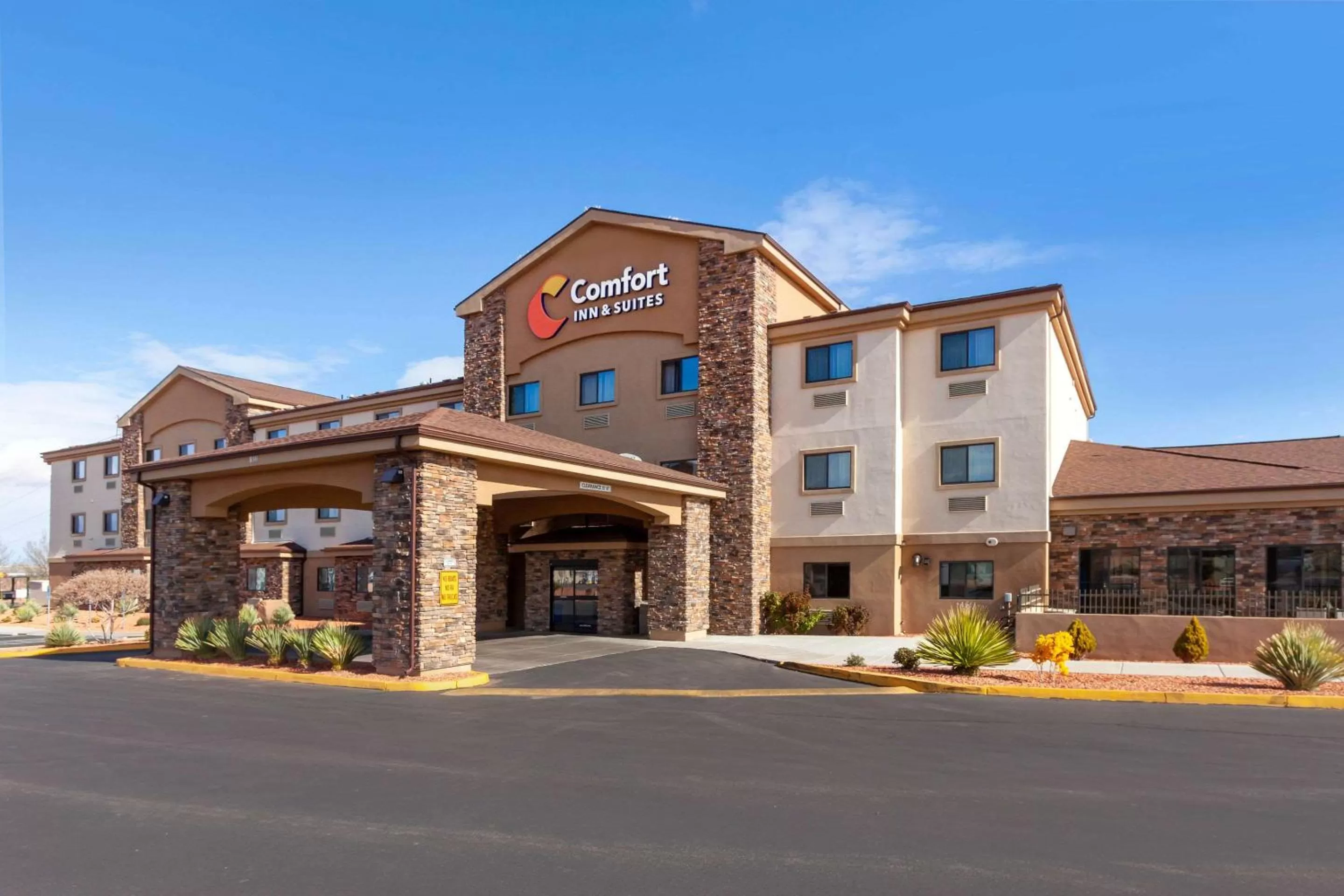 Property building in Comfort Inn & Suites Page at Lake Powell
