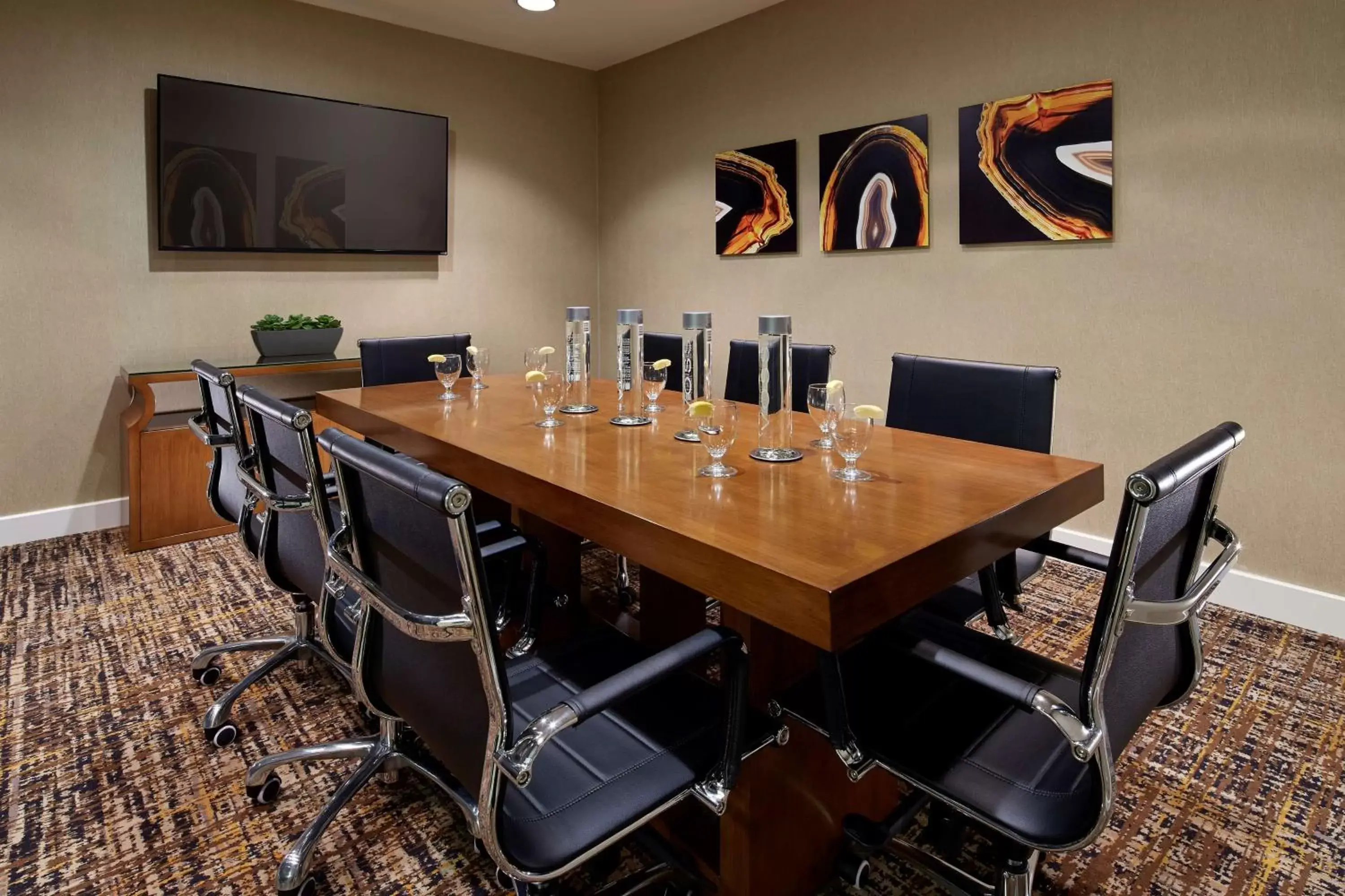 Meeting/conference room in DoubleTree by Hilton Golf Resort Palm Springs