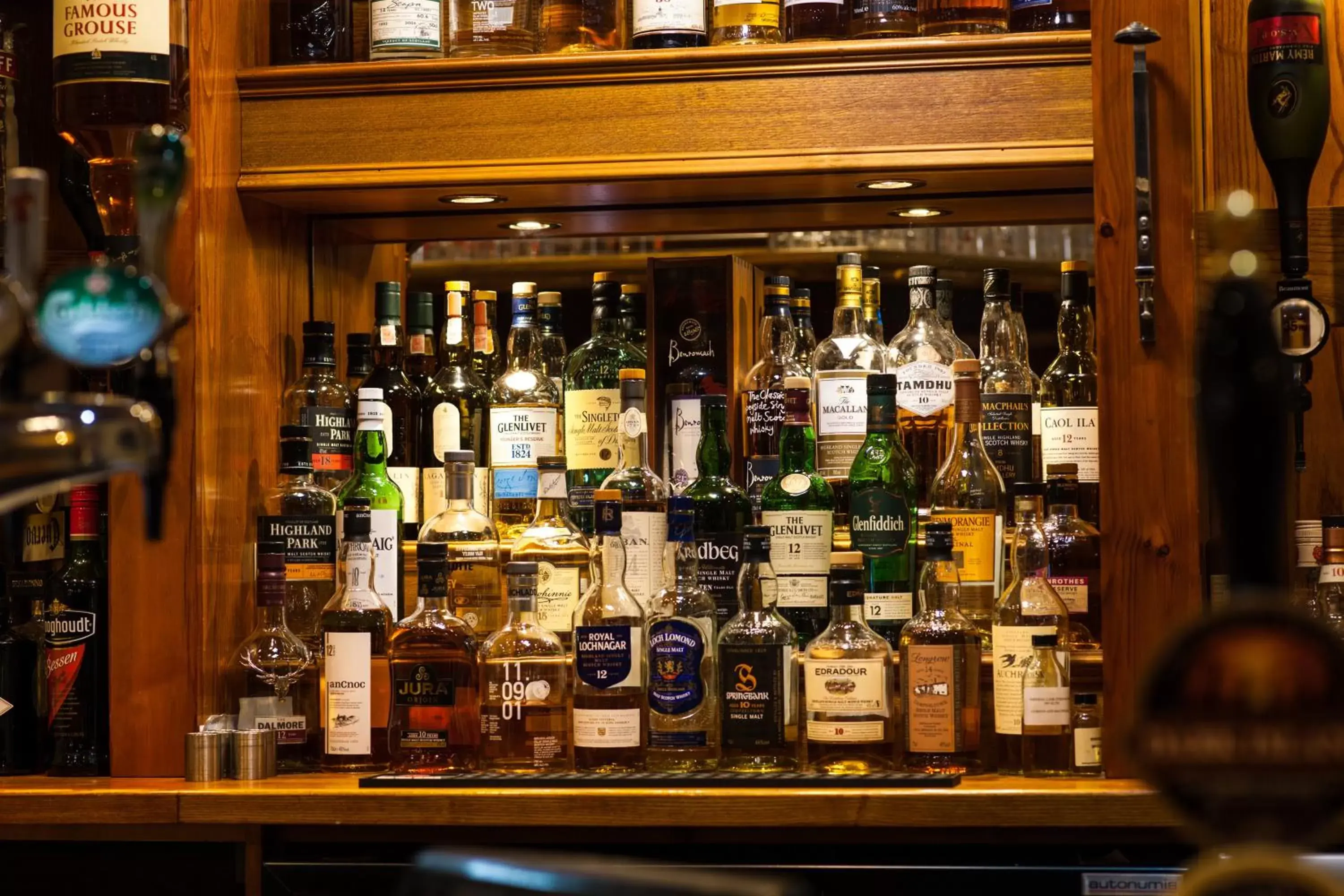 Alcoholic drinks, Lounge/Bar in The Stronlossit Inn