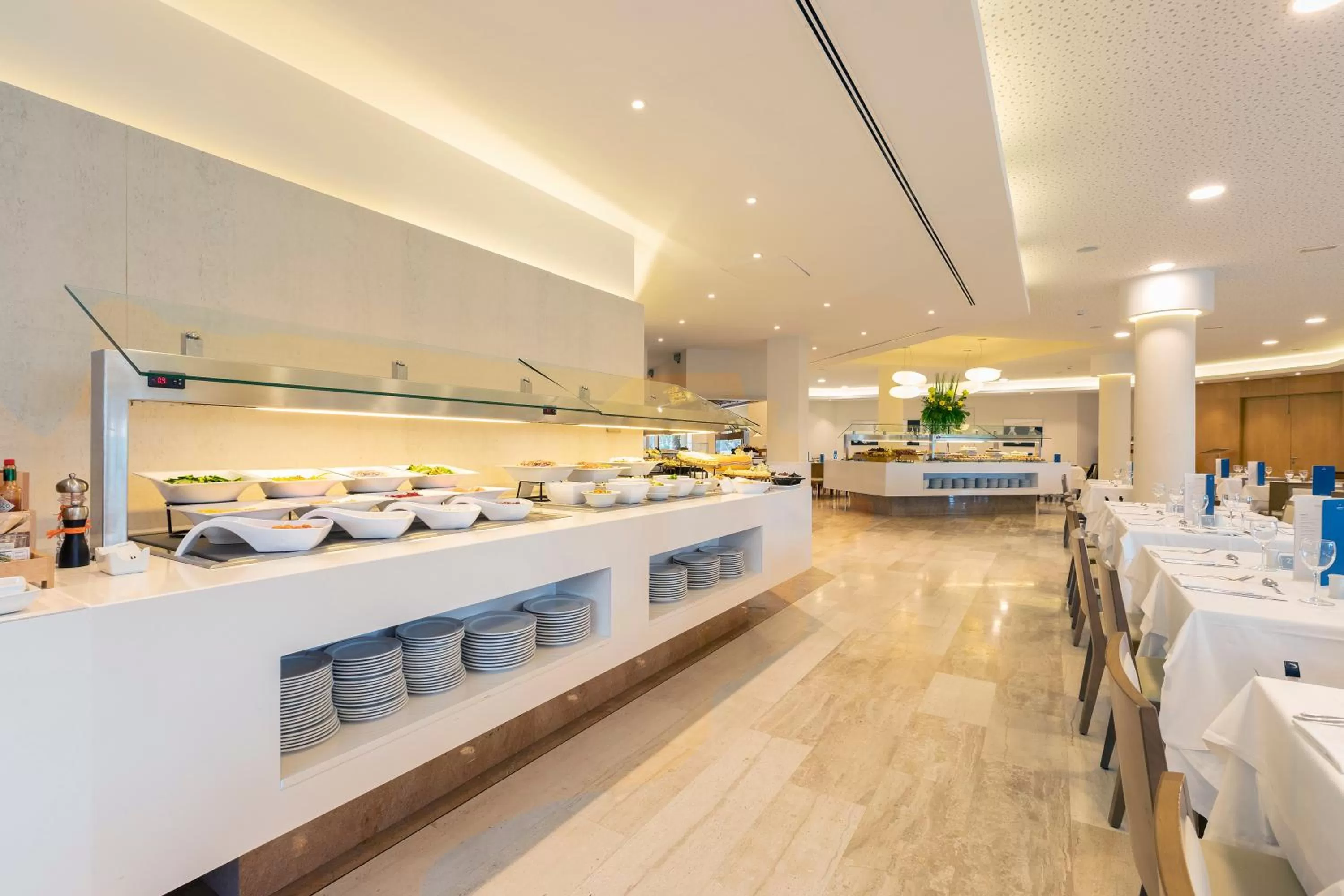 Restaurant/places to eat in Hipotels Dunas Aparthotel