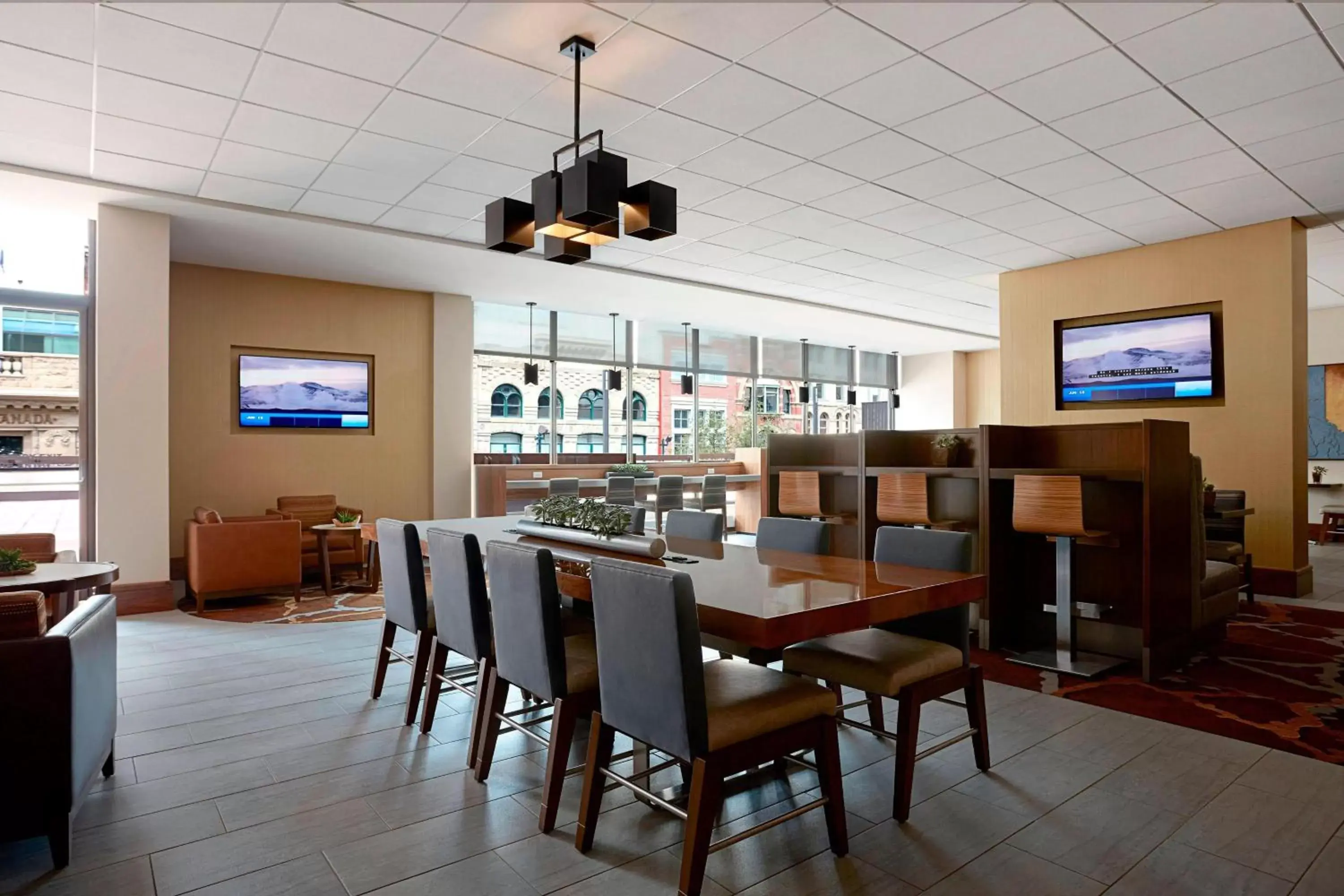 Lounge or bar, Restaurant/Places to Eat in Calgary Marriott Downtown Hotel