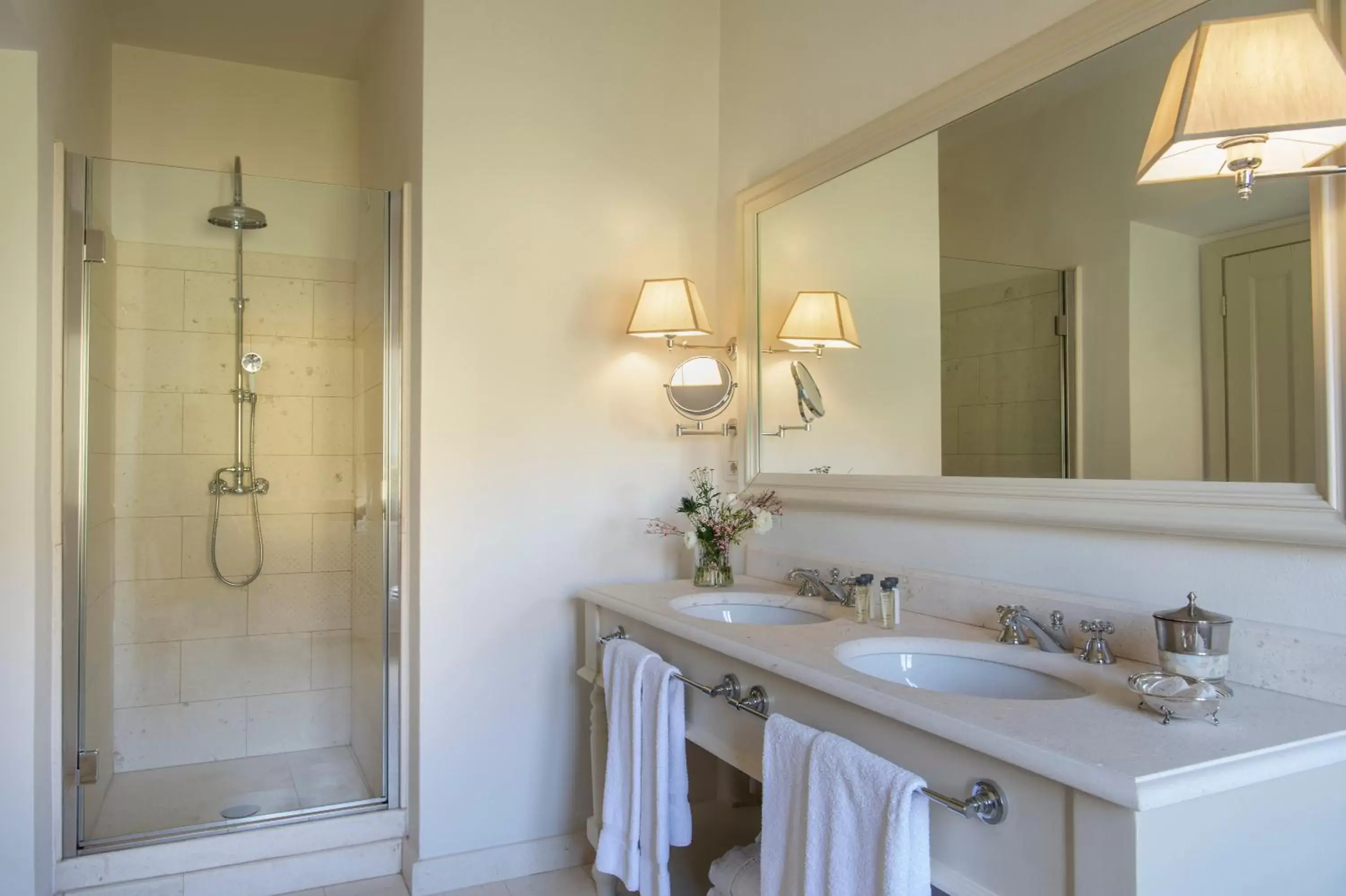 Shower, Bathroom in VIESCA Suites & Villas Il Borro Toscana