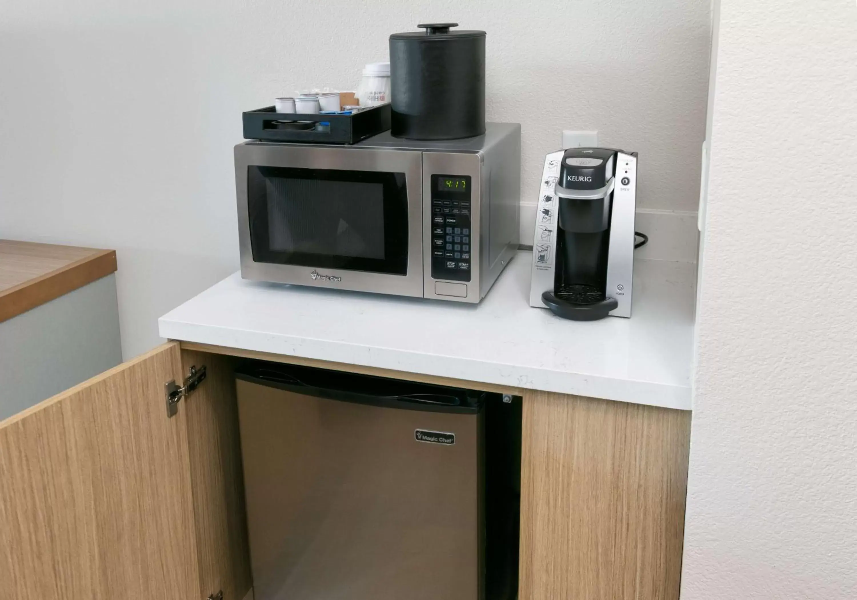 Photo of the whole room, Kitchen/Kitchenette in Hilton Garden Inn Irvine East/Lake Forest