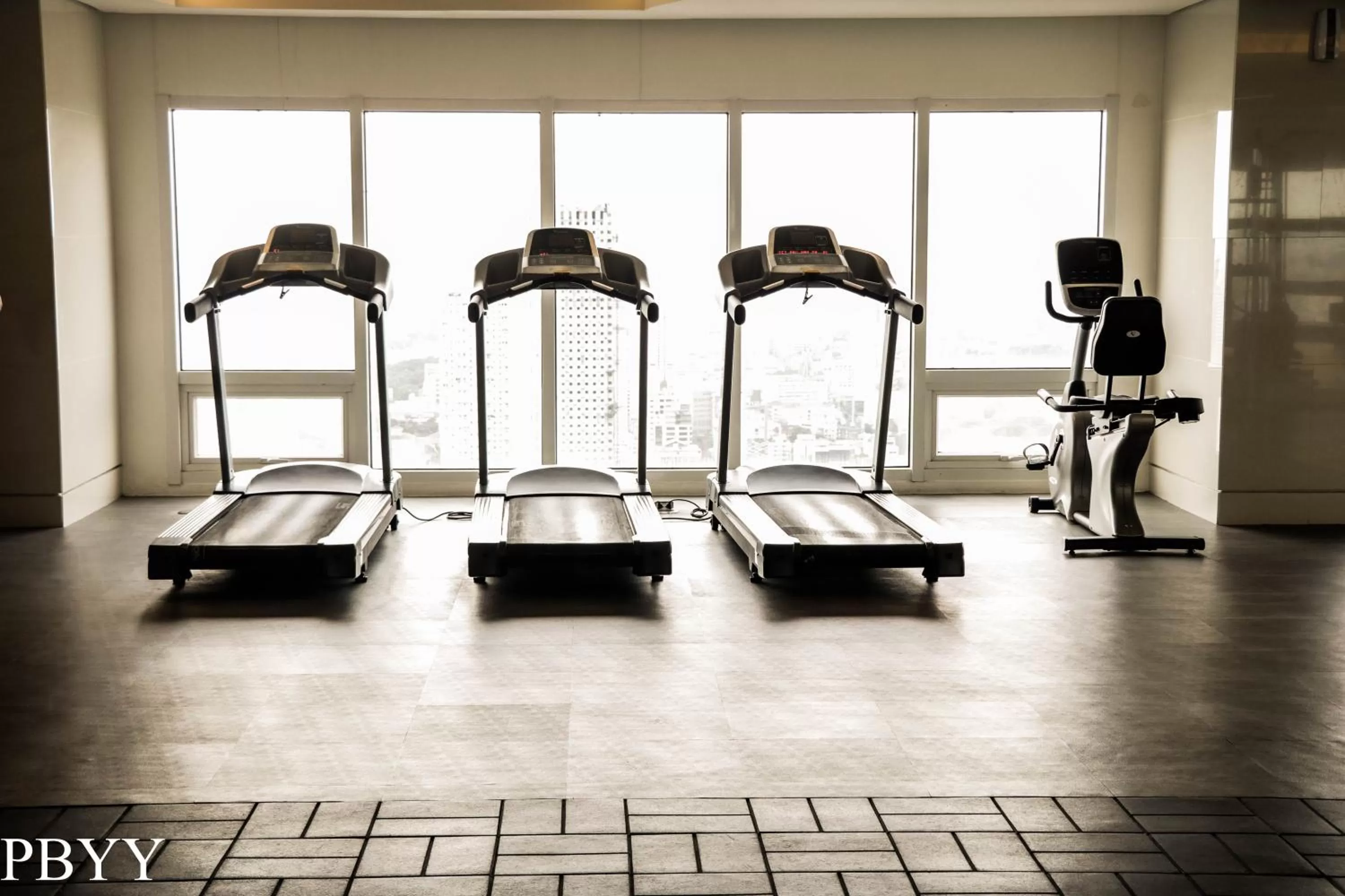 Fitness centre/facilities in Green Residences Stays by PBYY