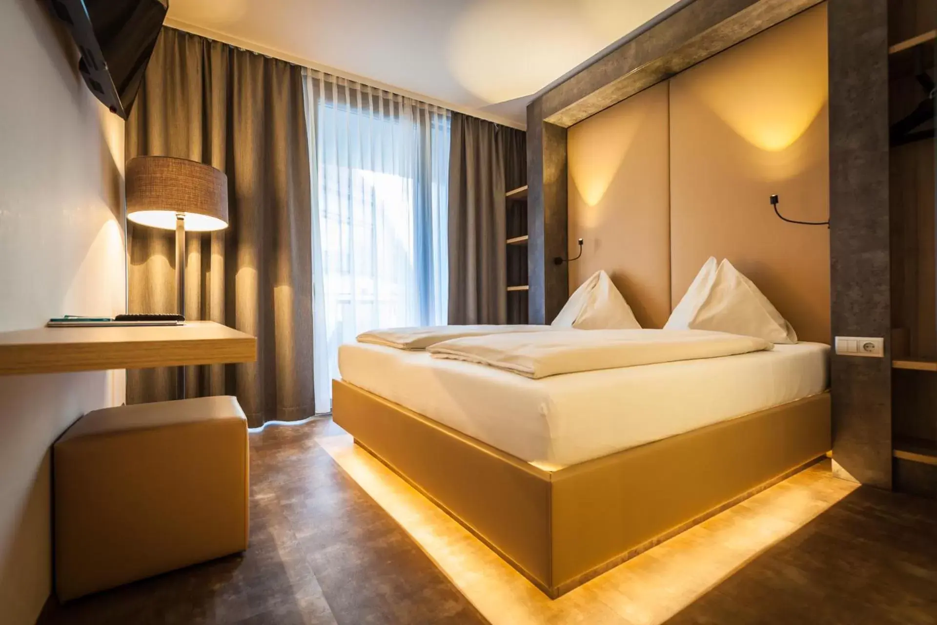 Comfort Double Room with Balcony in Rocket Rooms Velden Comfort Double Room with Balcony in Rocket Rooms Velden