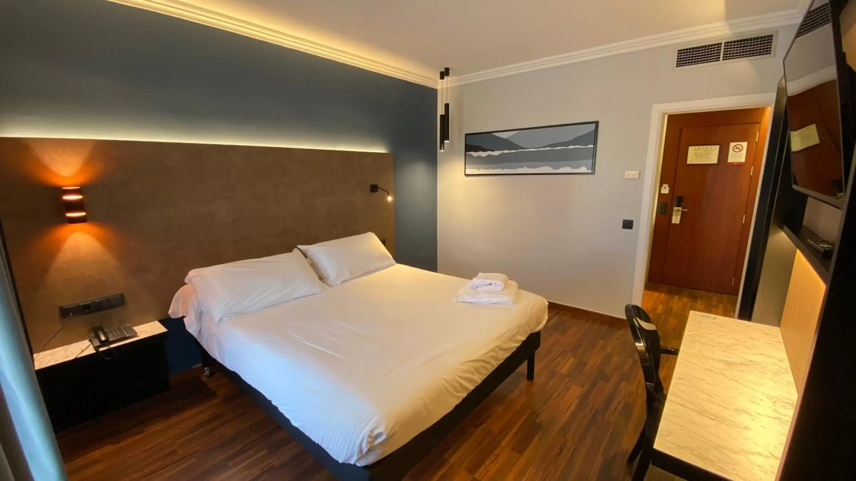 Bed in Ibis Styles Figueres Ronda