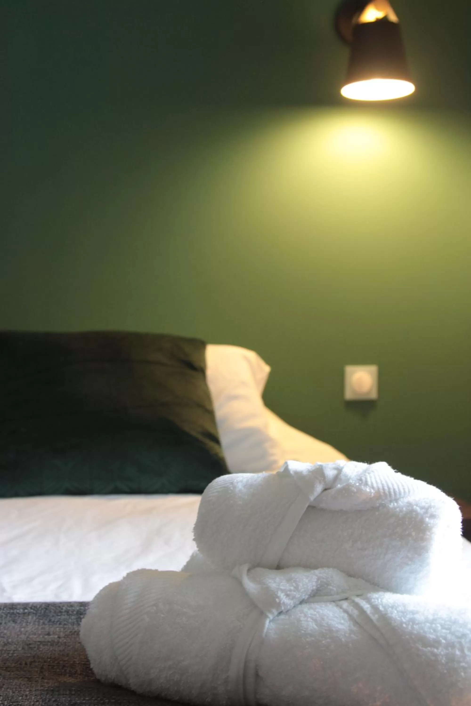 Bed in Le Manoir de Kérofil ** Gîte et chambres d'hôtes **