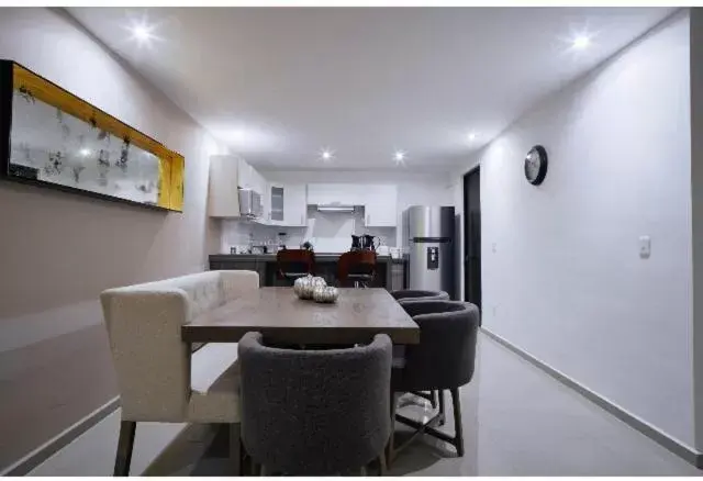 Dining Area in Ventura Apartments