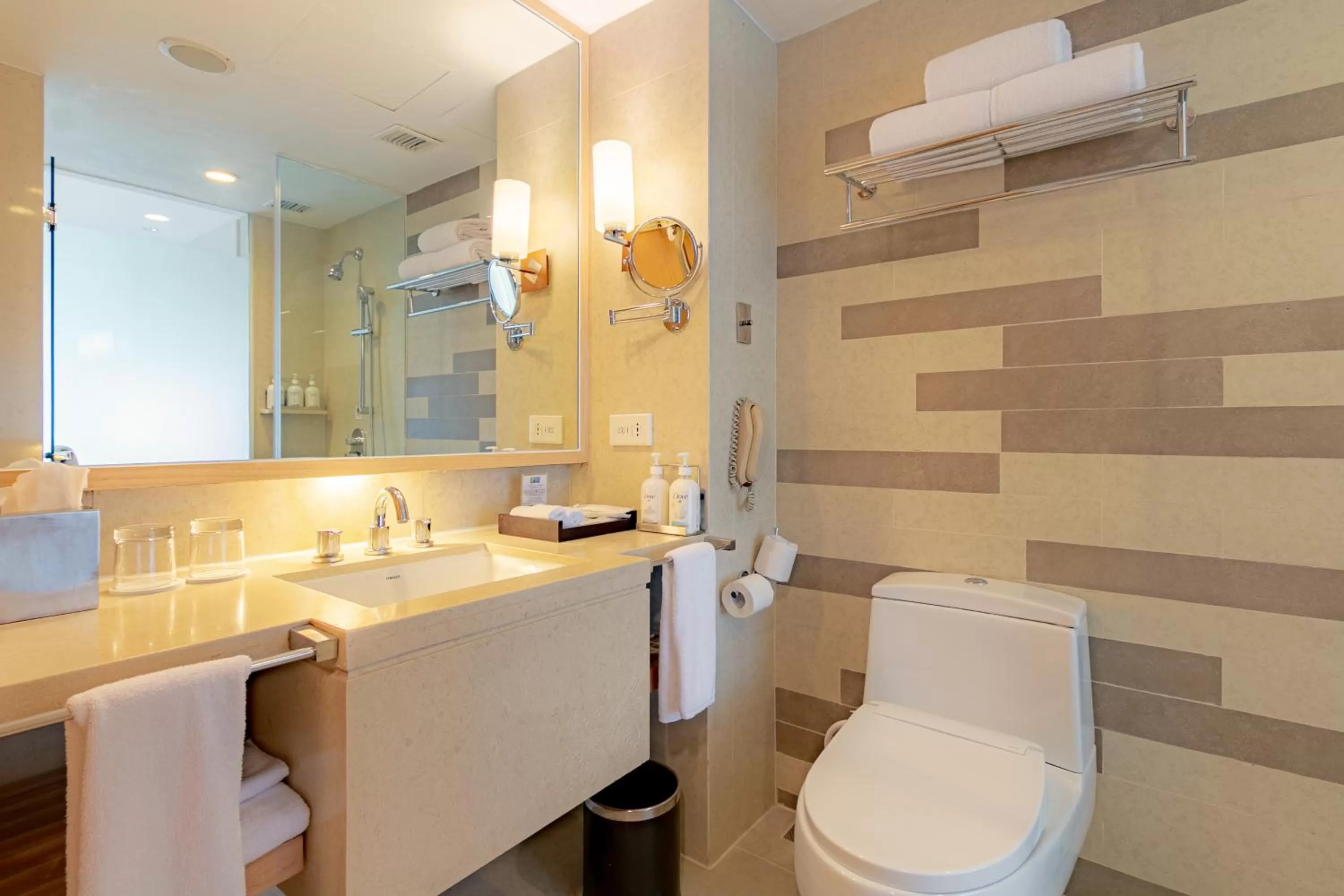 Toilet in Holiday Inn Resort Baruna Bali by IHG