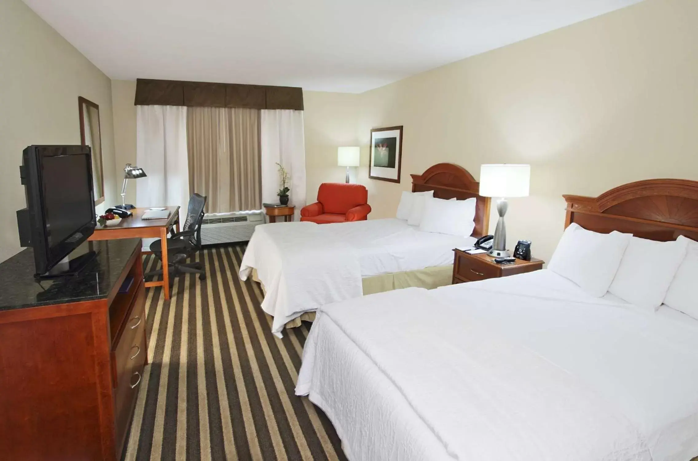 Bed in Hilton Garden Inn Ft. Lauderdale Airport-Cruise Port
