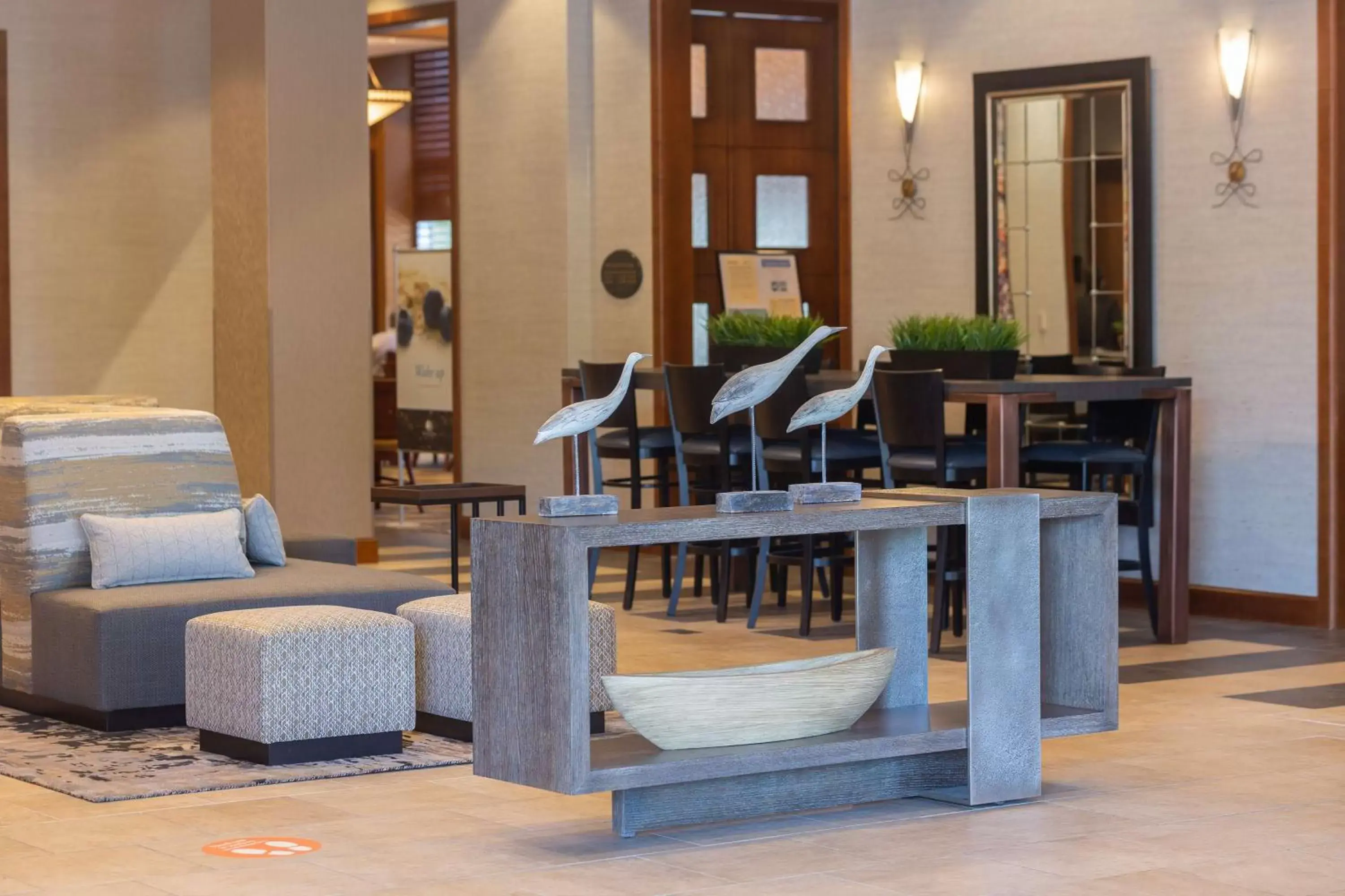 Lobby or reception in DoubleTree by Hilton Bay City - Riverfront