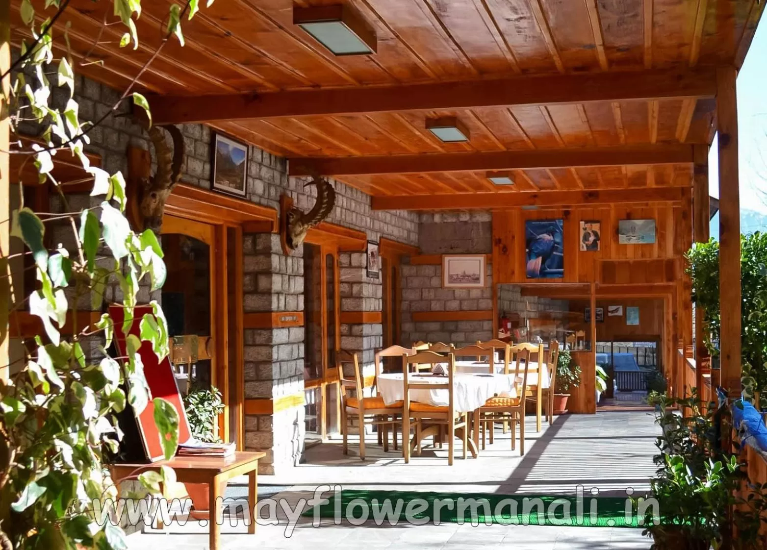 Breakfast in Hotel Negi's Mayflower A heritage Since 1965