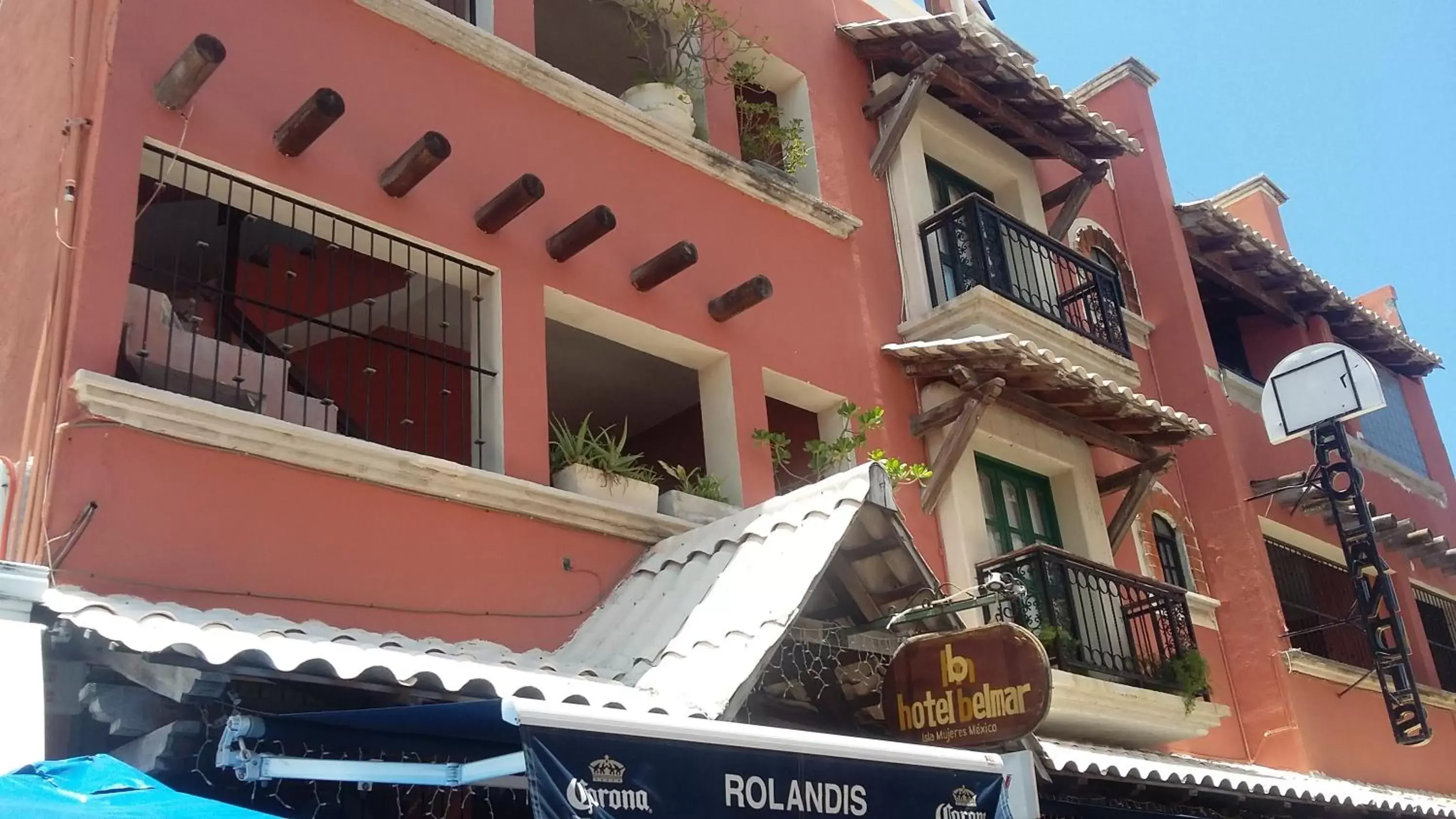 Facade/entrance, Balcony/Terrace in Hotel Belmar