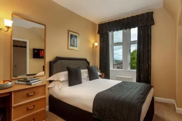 Classic Double or Twin Room in Cairndale Hotel And Leisure Club Classic Double or Twin Room in Cairndale Hotel And Leisure Club