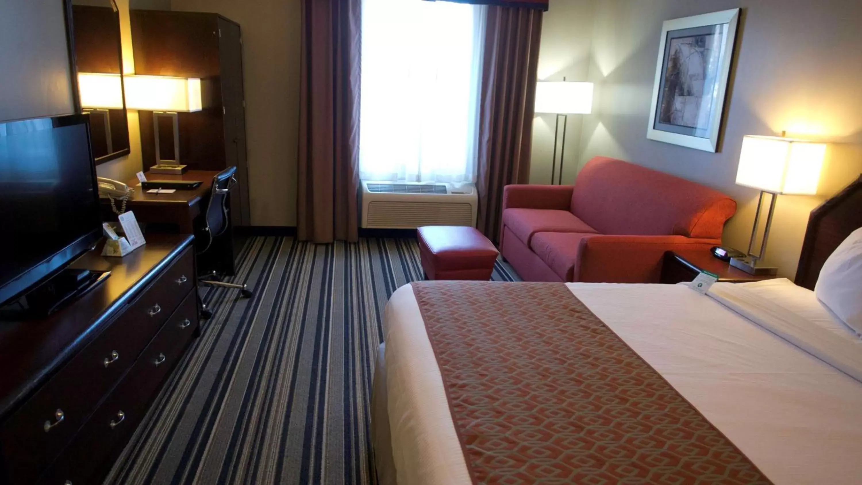 Photo of the whole room in Best Western Harrisburg Hershey