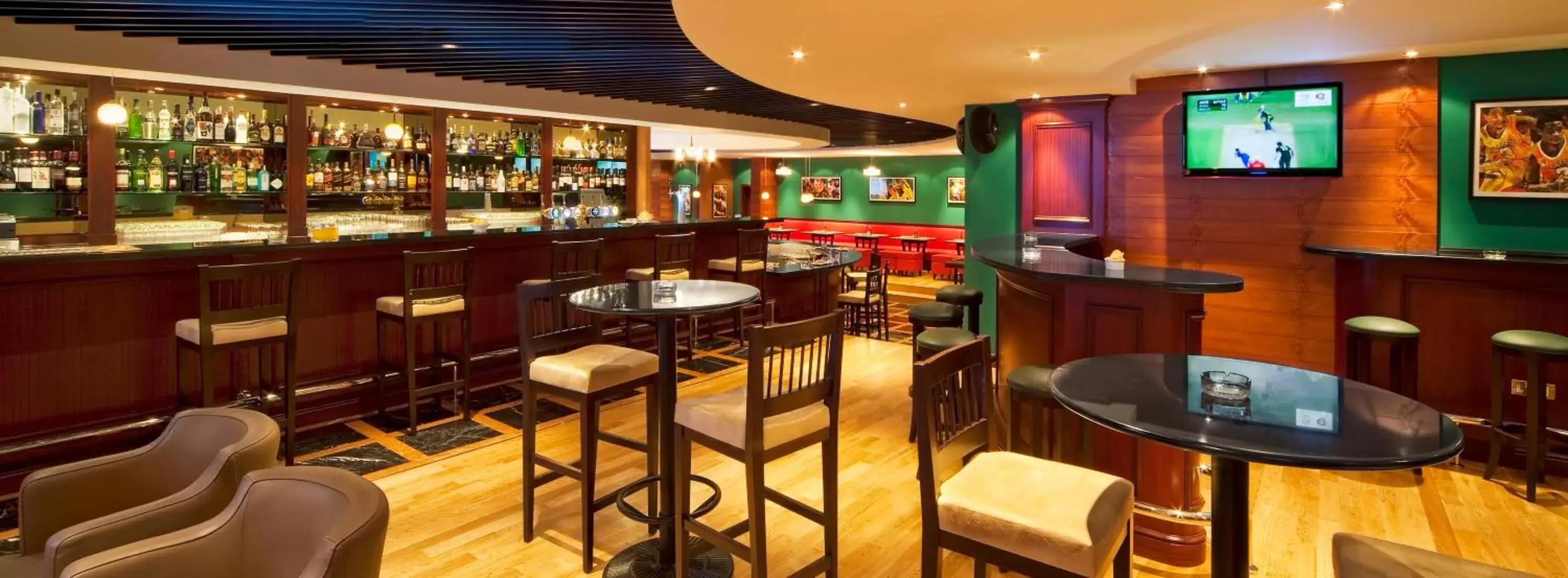 Restaurant/places to eat, Lounge/Bar in Park Regis Kris Kin Hotel