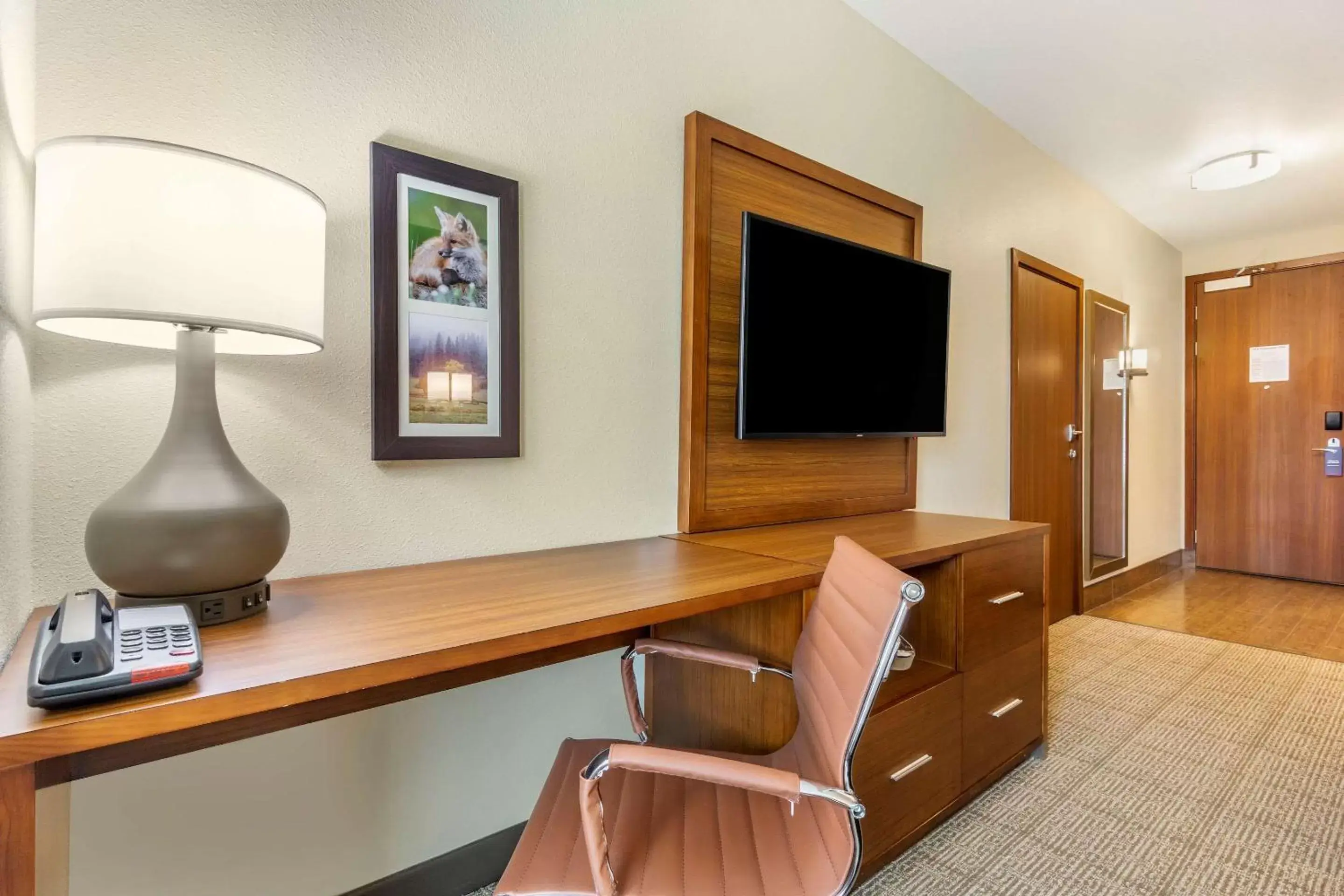 Photo of the whole room, TV/Entertainment Center in Comfort Inn & Suites Lakewood by JBLM