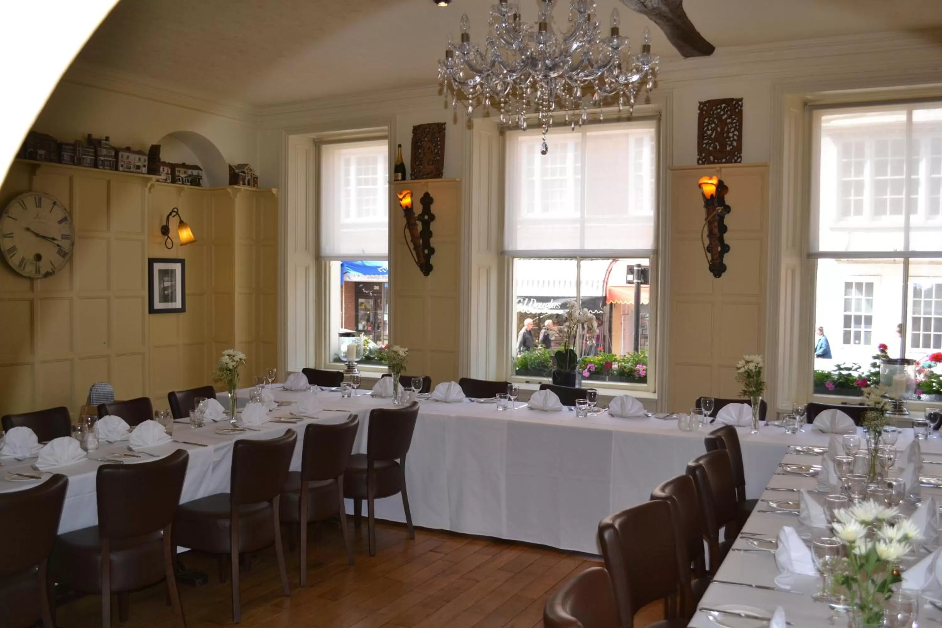 Restaurant/places to eat in Swan Revived Hotel