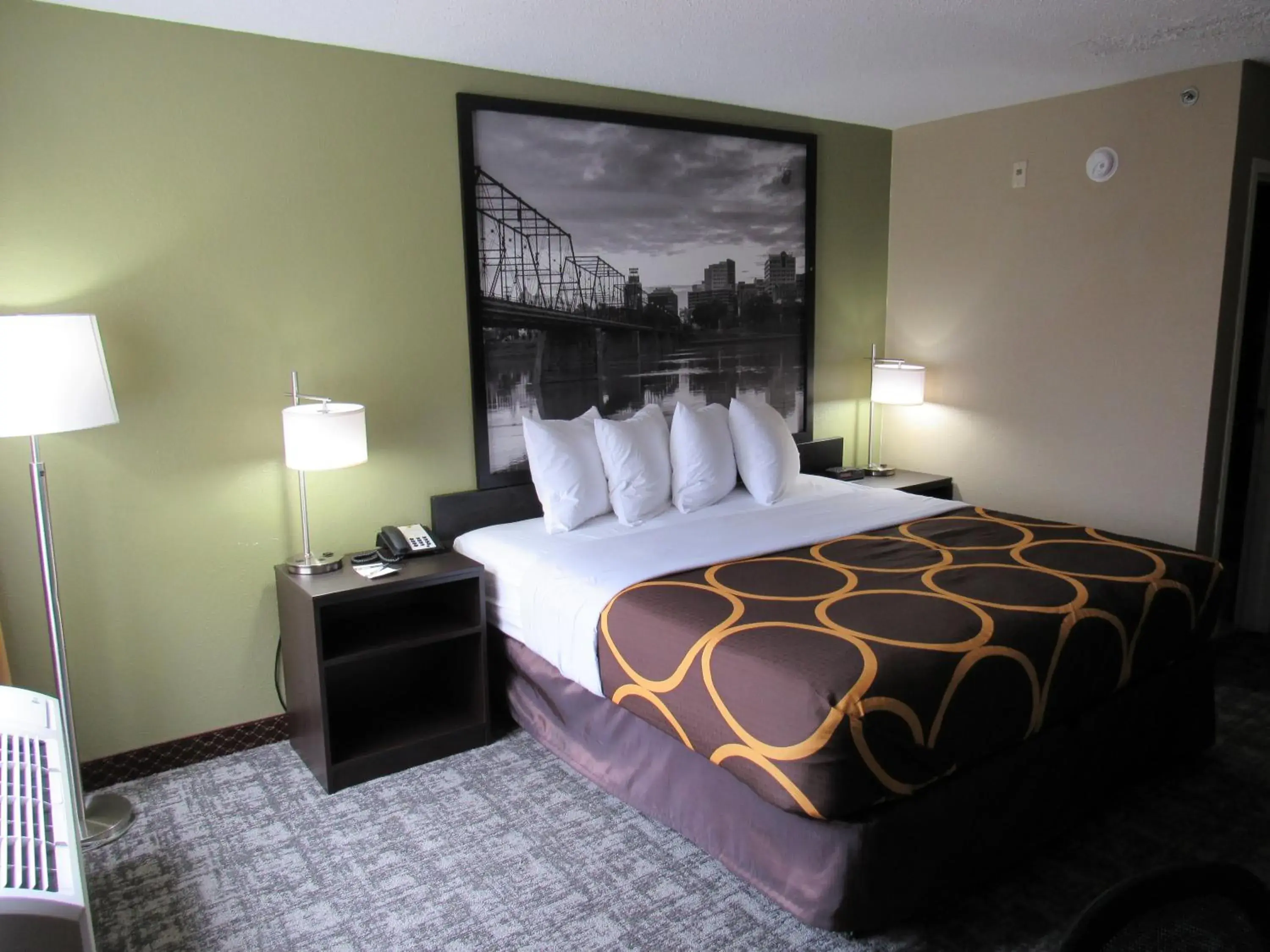 Bed in Super 8 by Wyndham New Cumberland