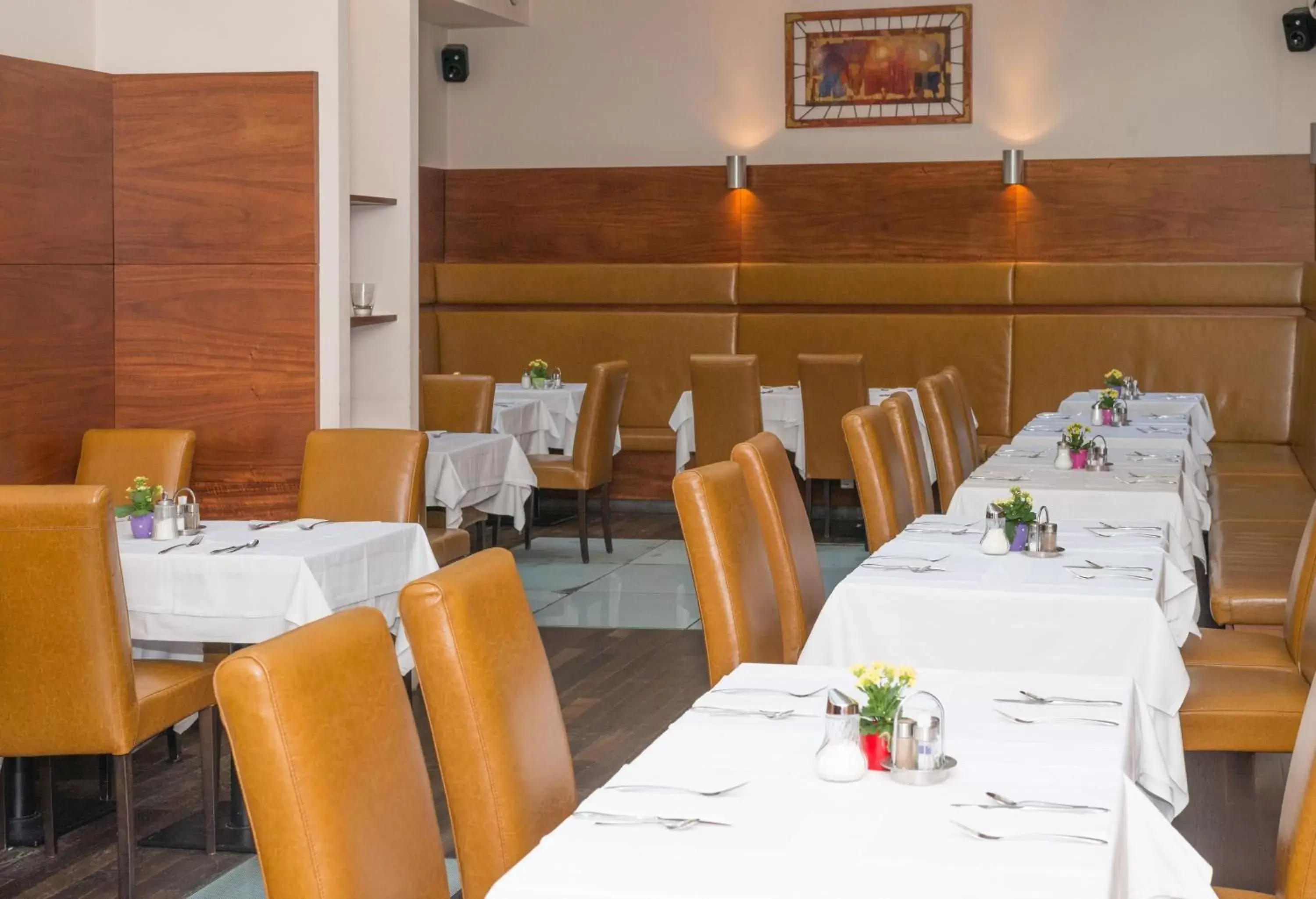 Restaurant/Places to Eat in Hotel Marc Aurel - Newly refurbished