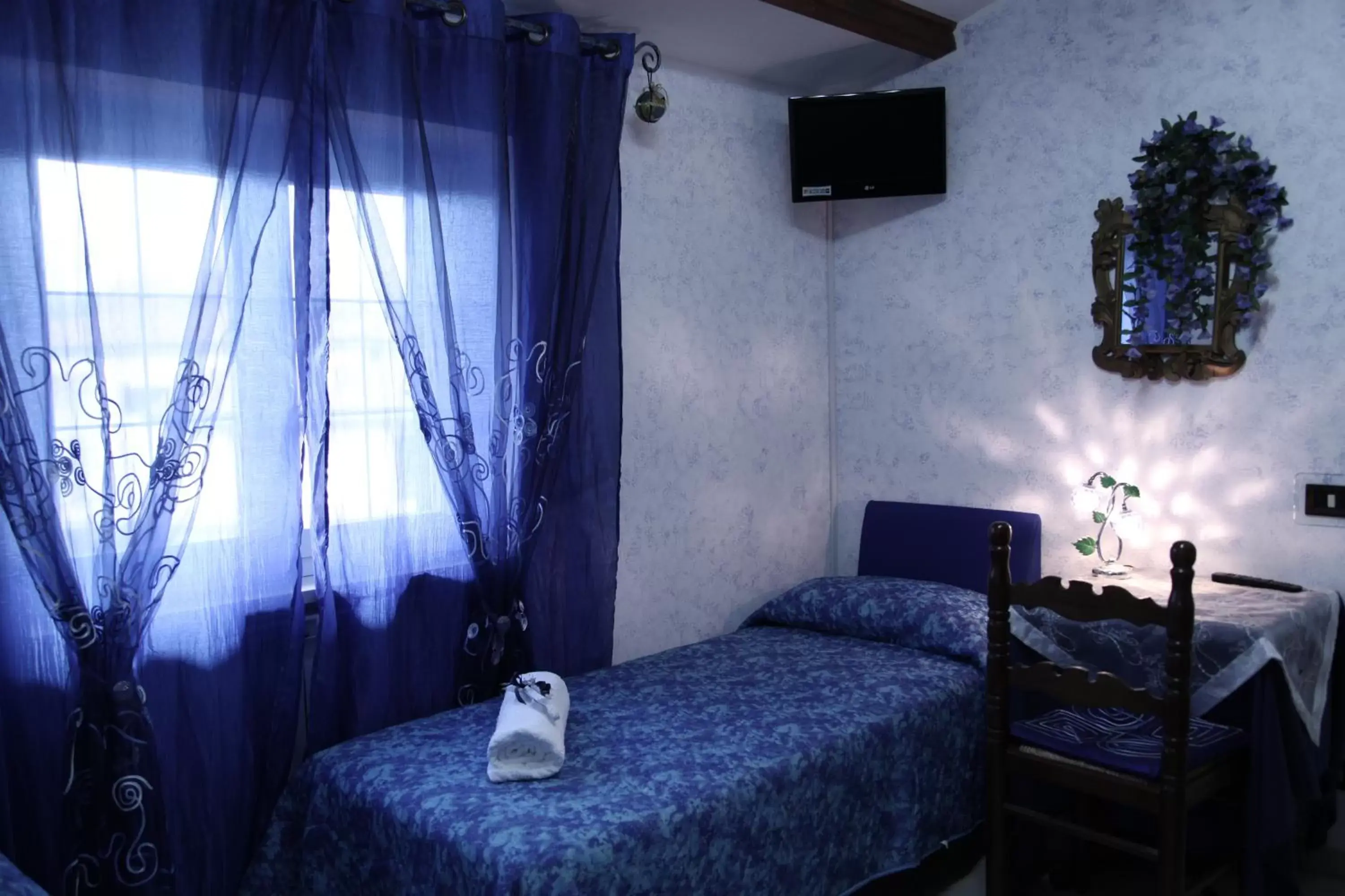 TV and multimedia, Bed in Casa del Girasole